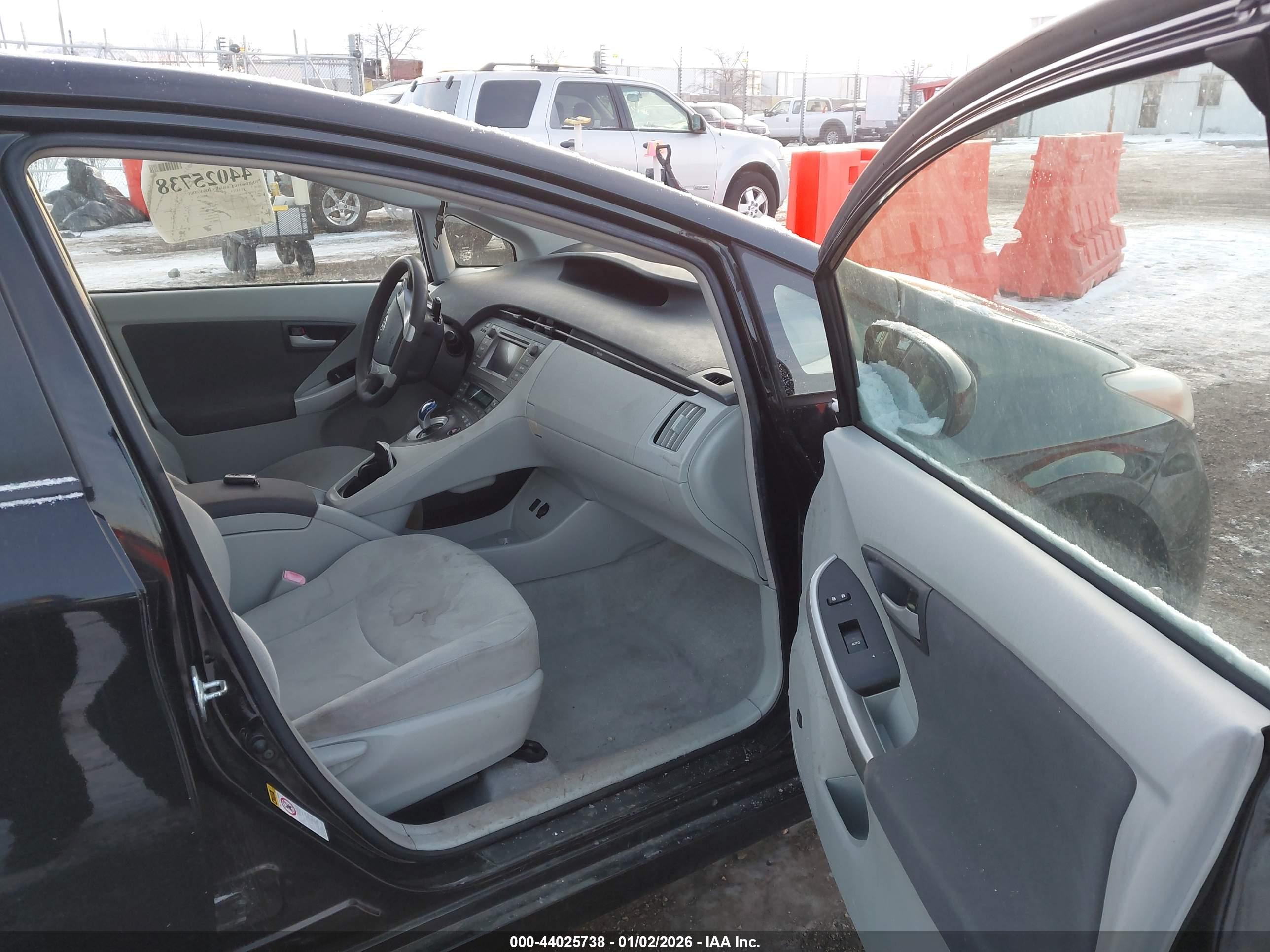 TOYOTA PRIUS image 5