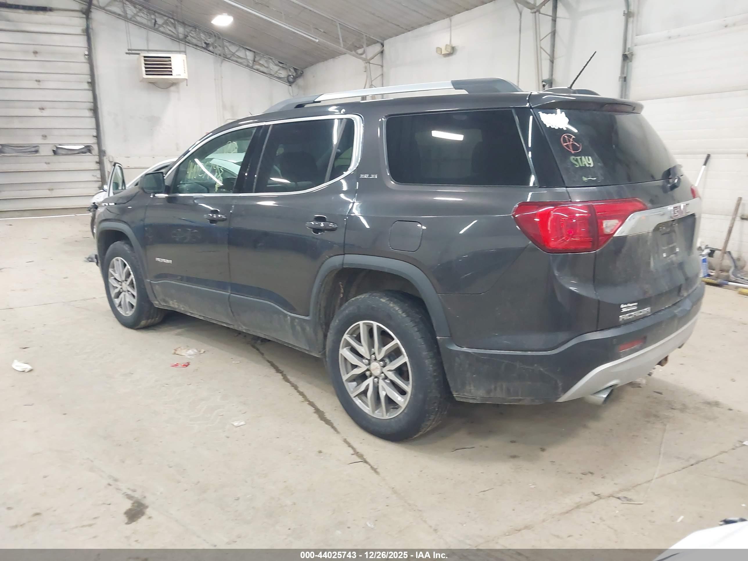 GMC ACADIA image 3