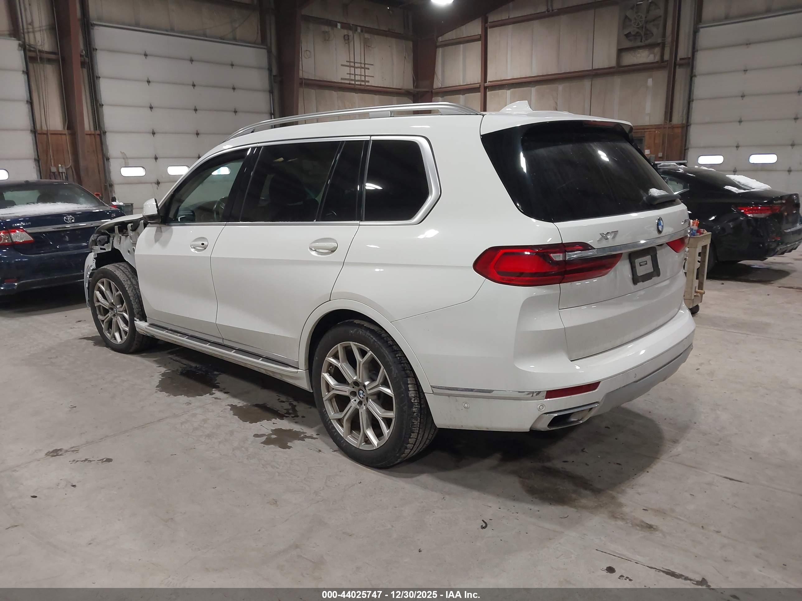 BMW X7 image 3