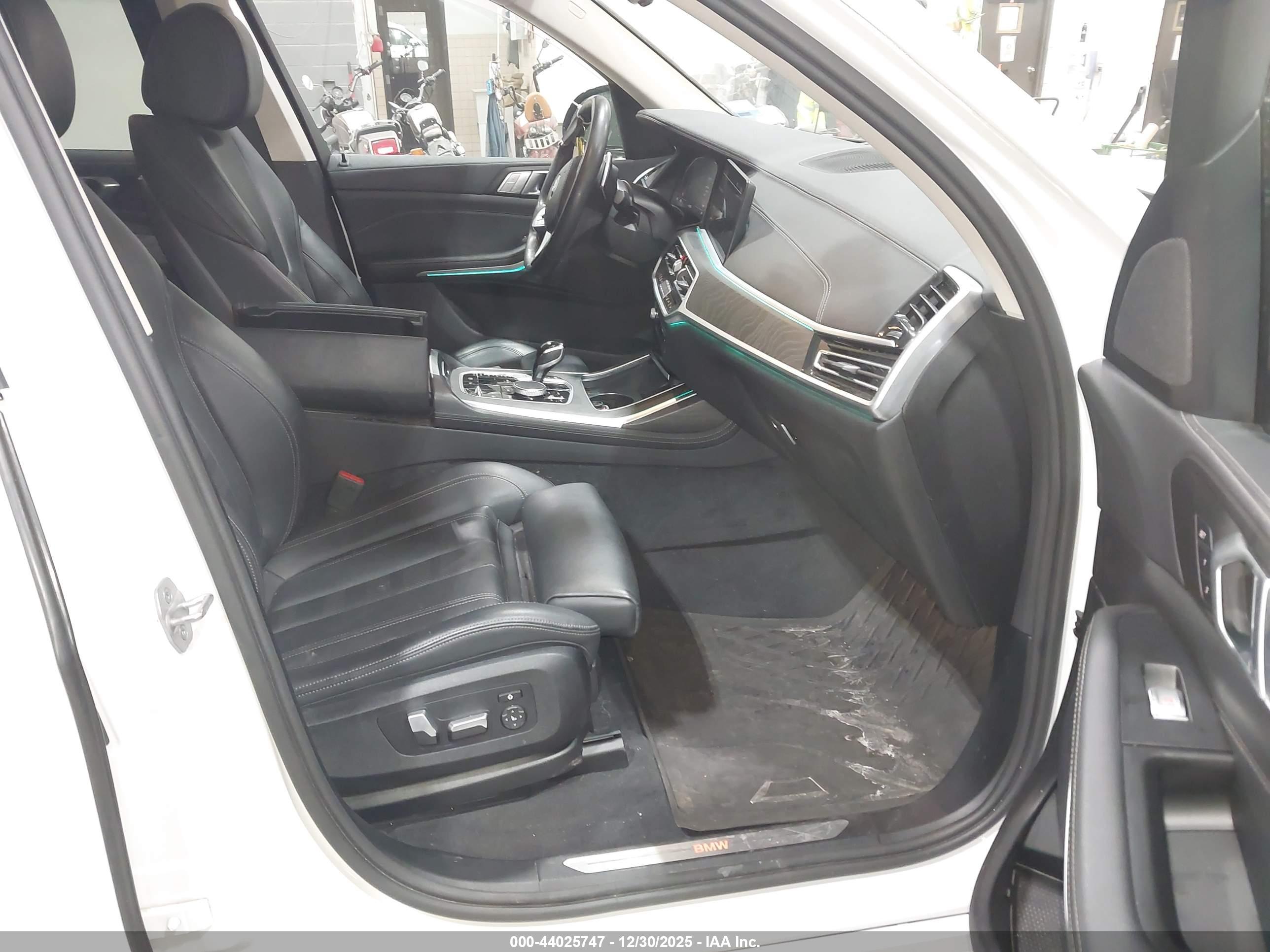 BMW X7 image 5