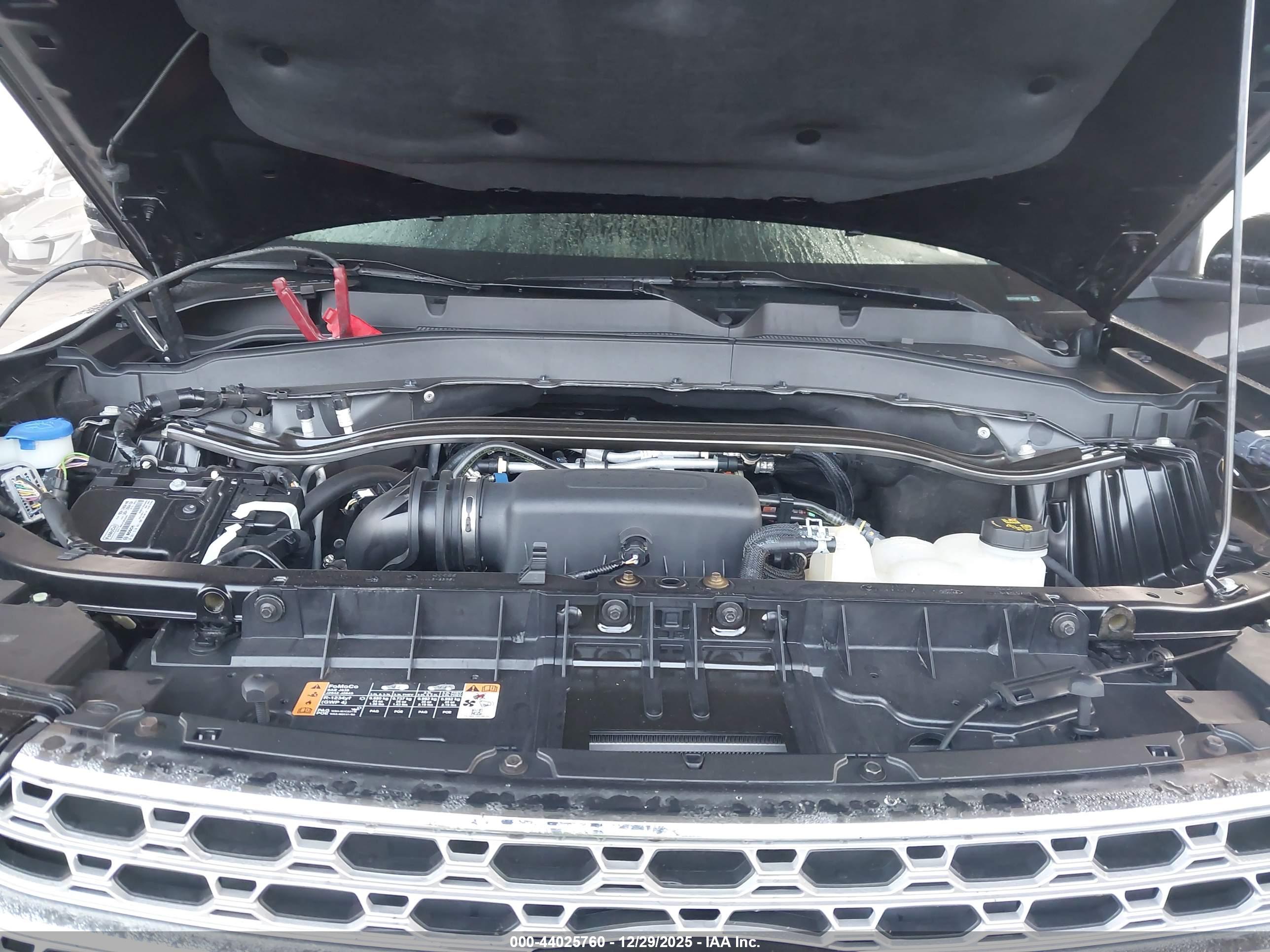 FORD EXPLORER image 10