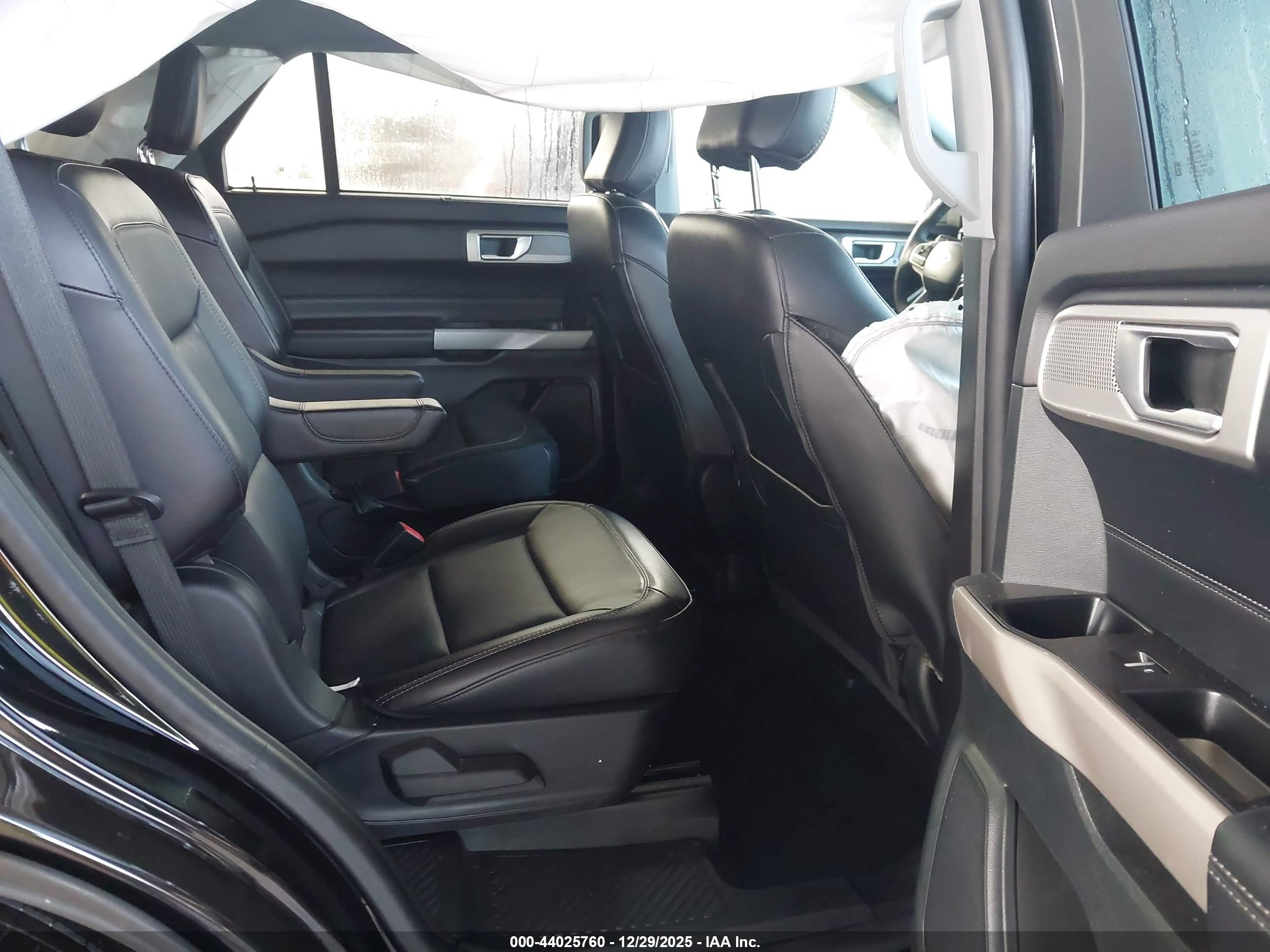 FORD EXPLORER image 8