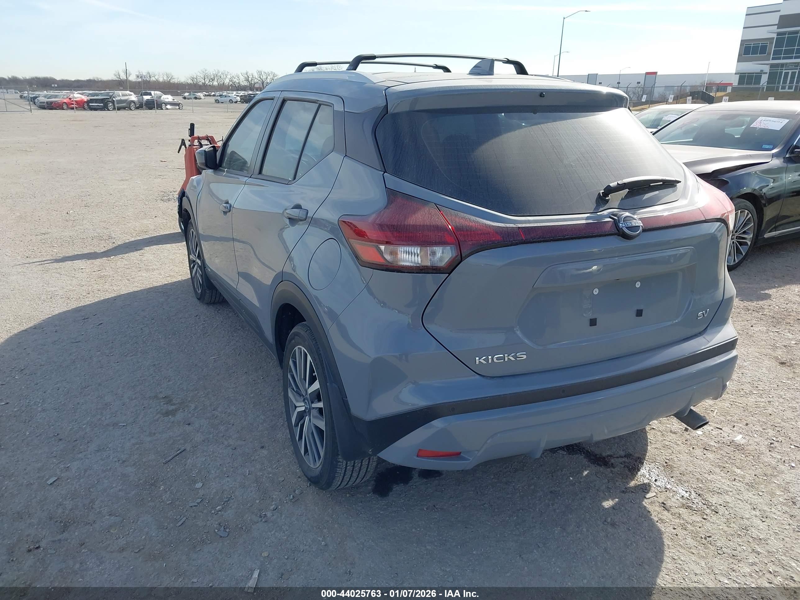 NISSAN KICKS image 3