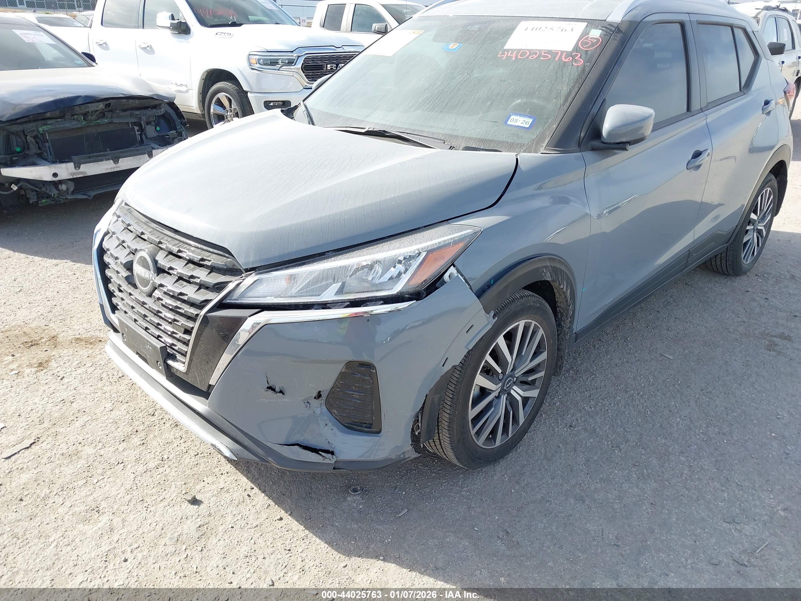 NISSAN KICKS image 6