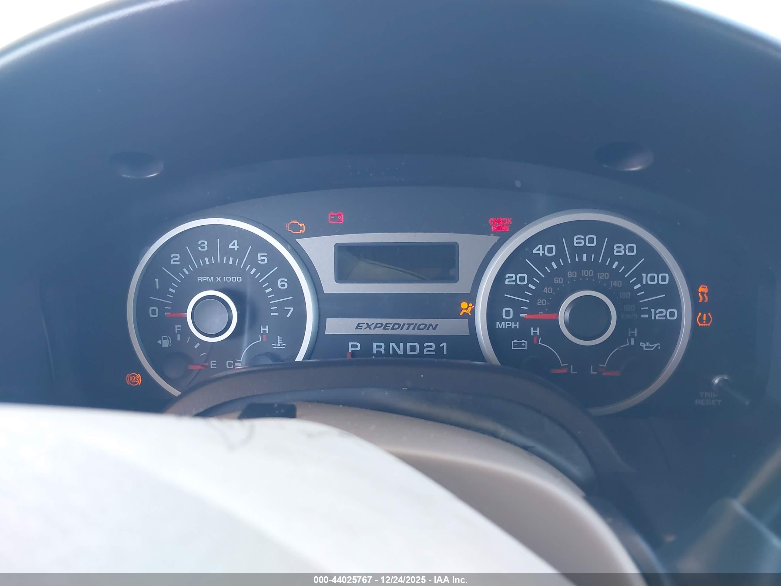 FORD EXPEDITION image 7