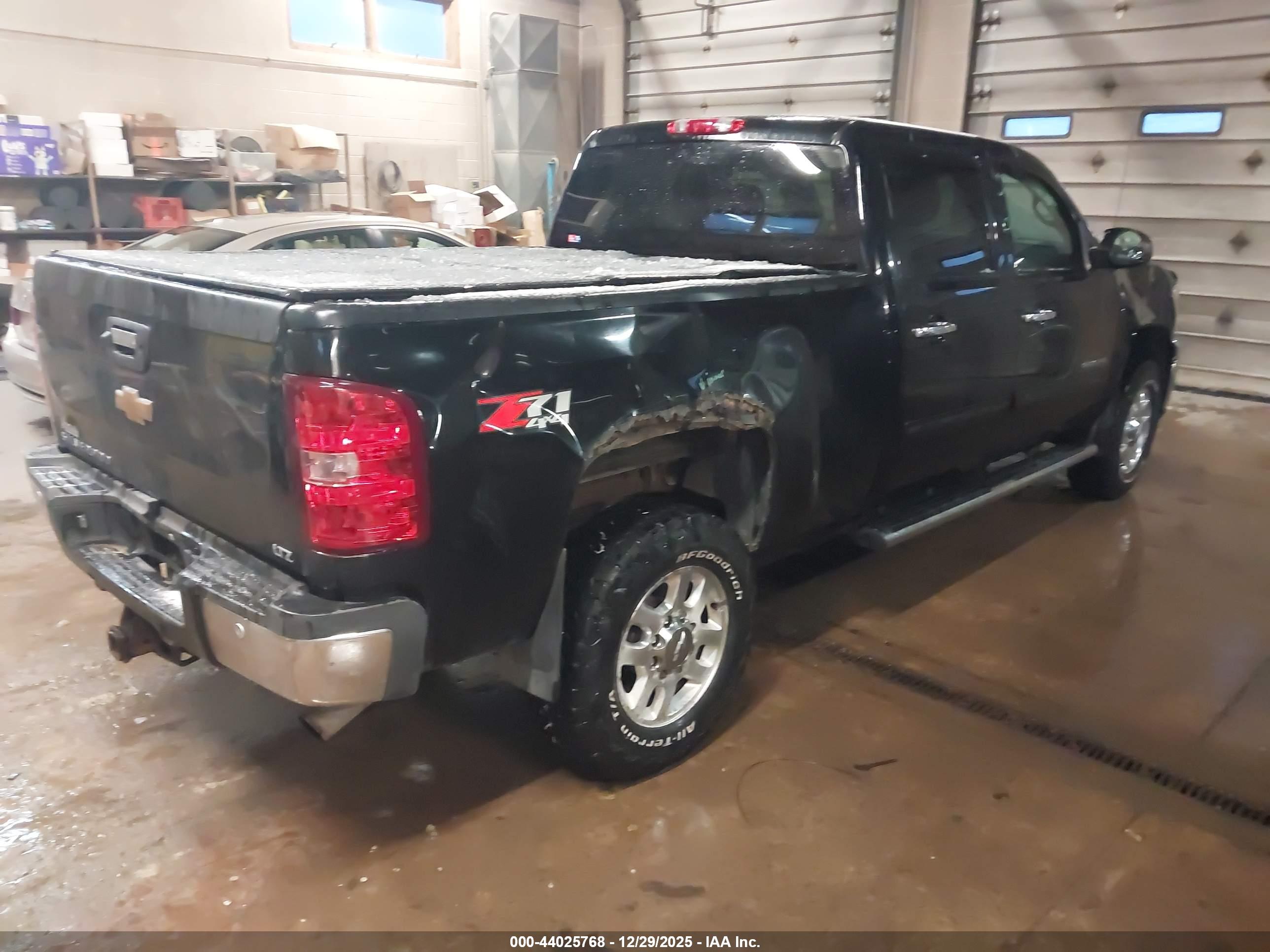 CHEVROLET SILVERADO image 4