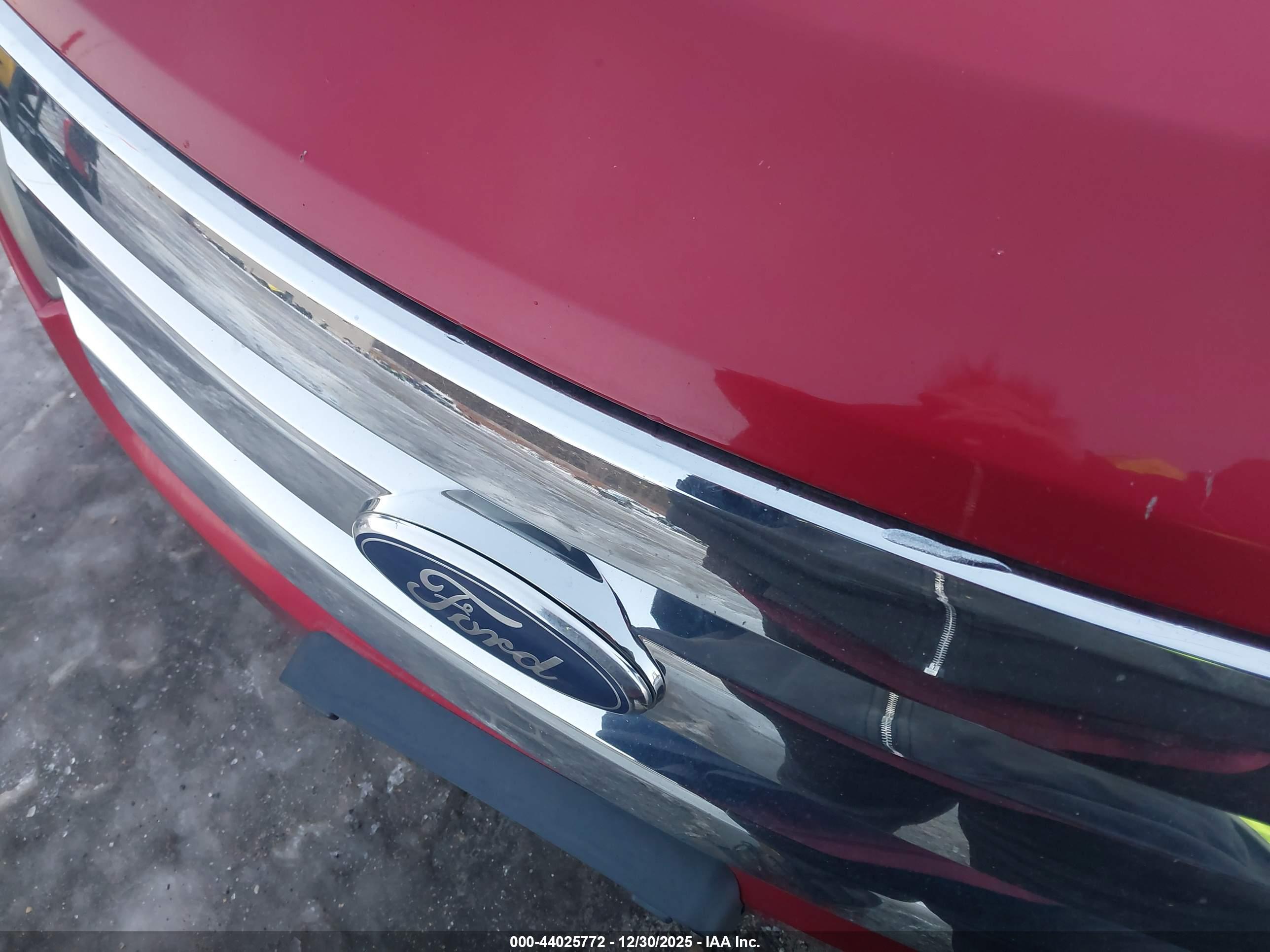 FORD FUSION image 10