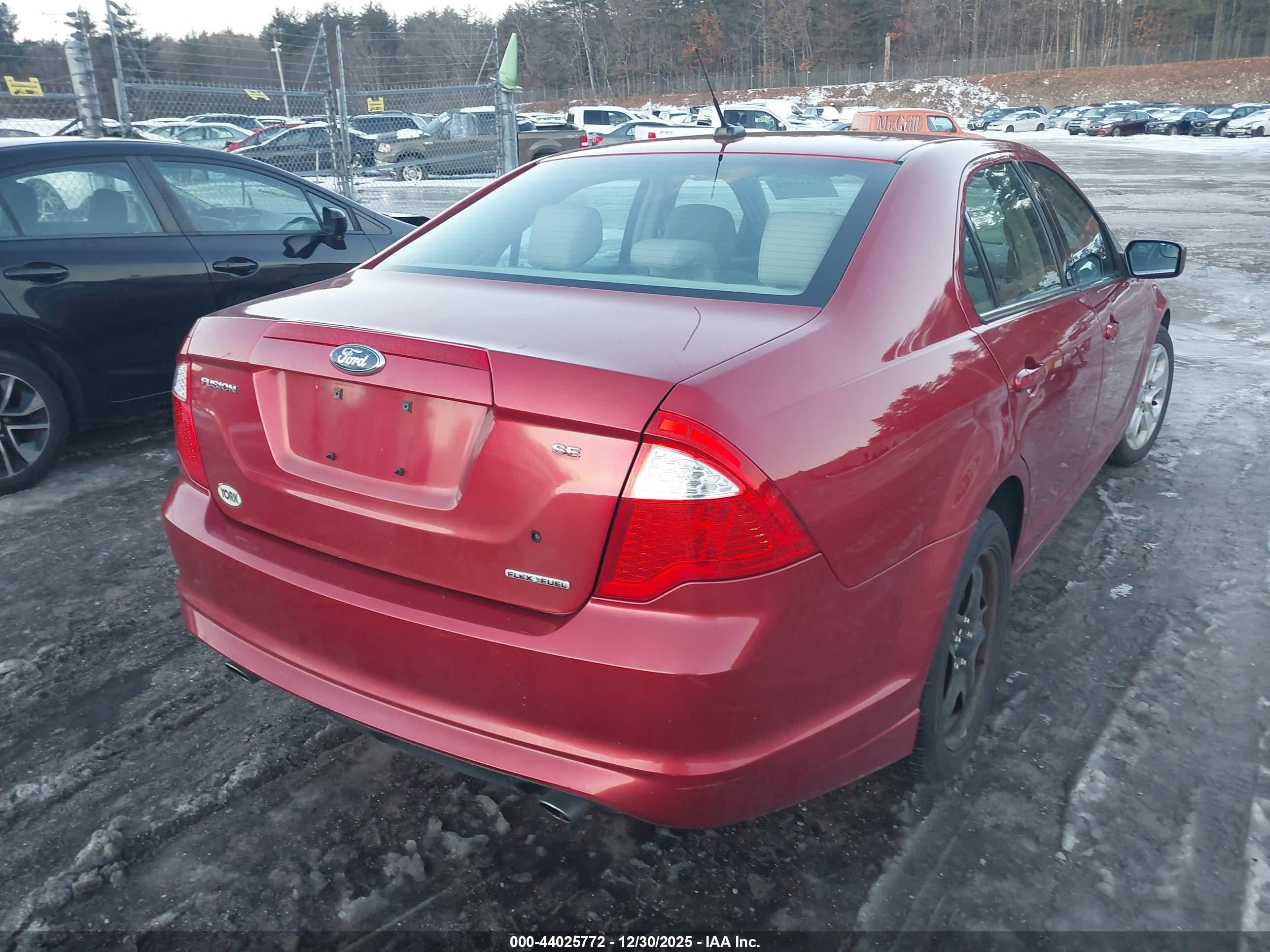 FORD FUSION image 4