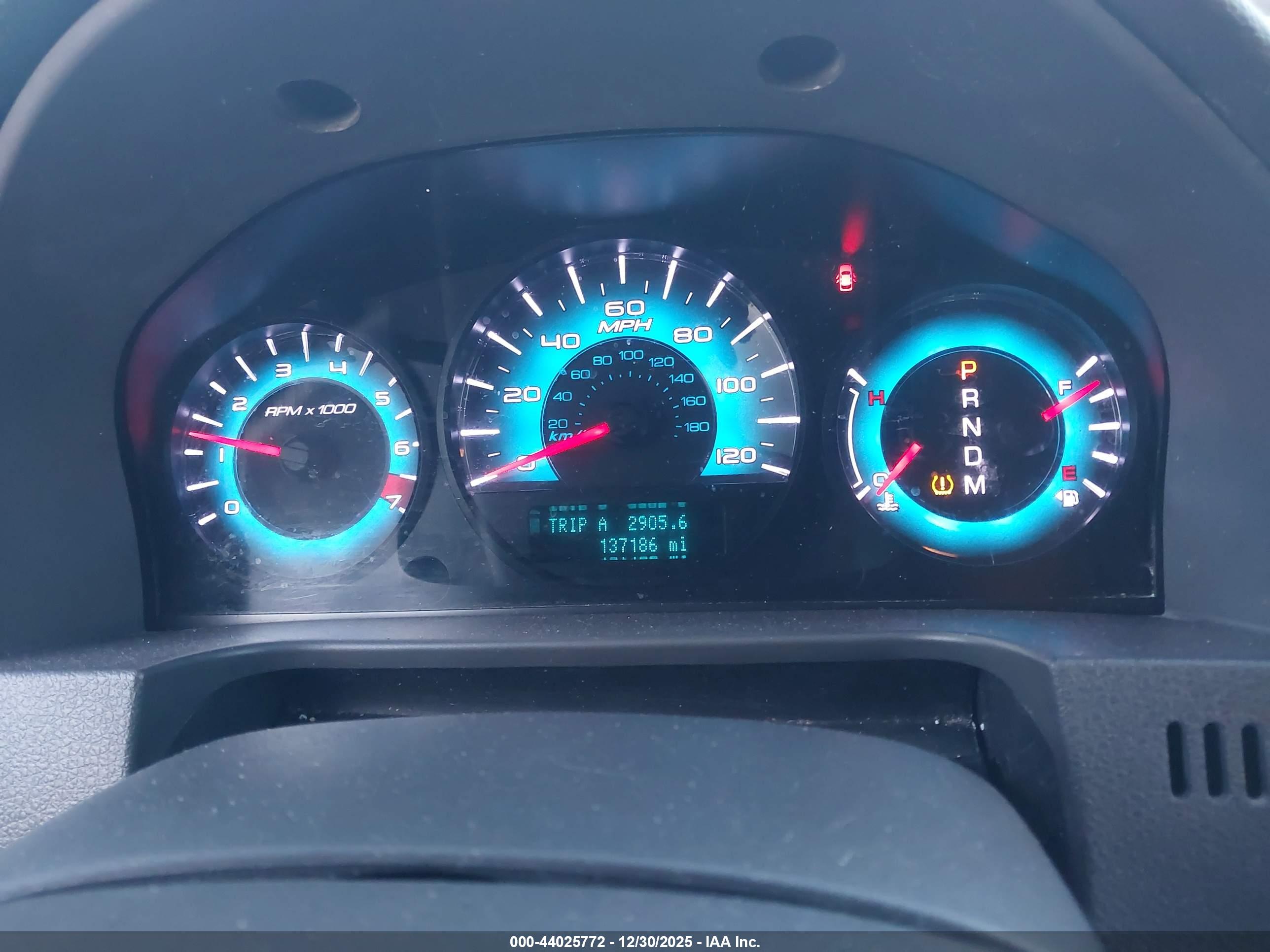 FORD FUSION image 7
