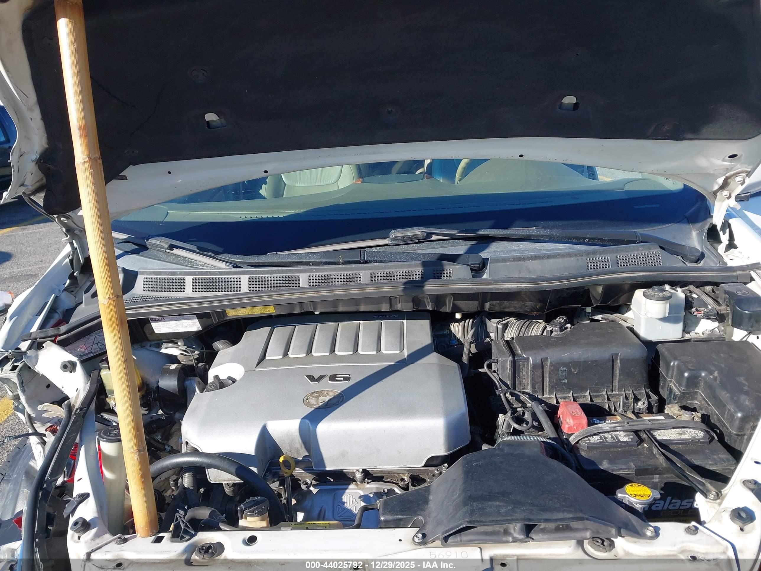 TOYOTA SIENNA image 10