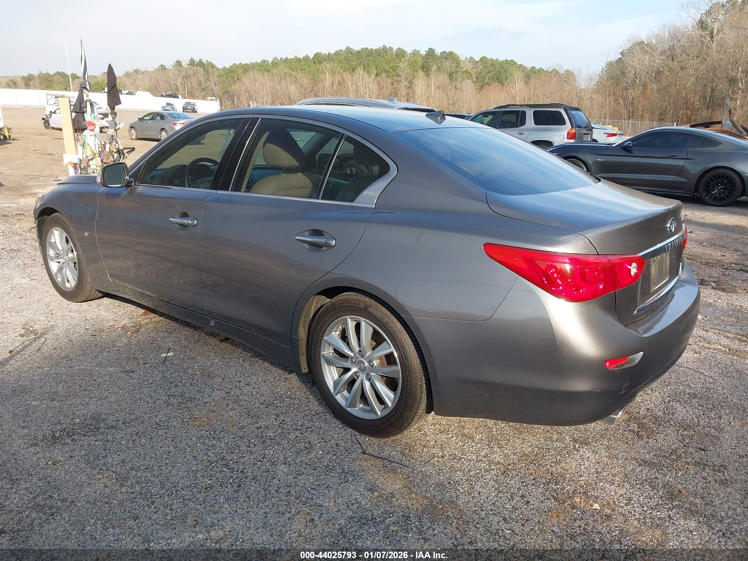 INFINITI Q50 image 3