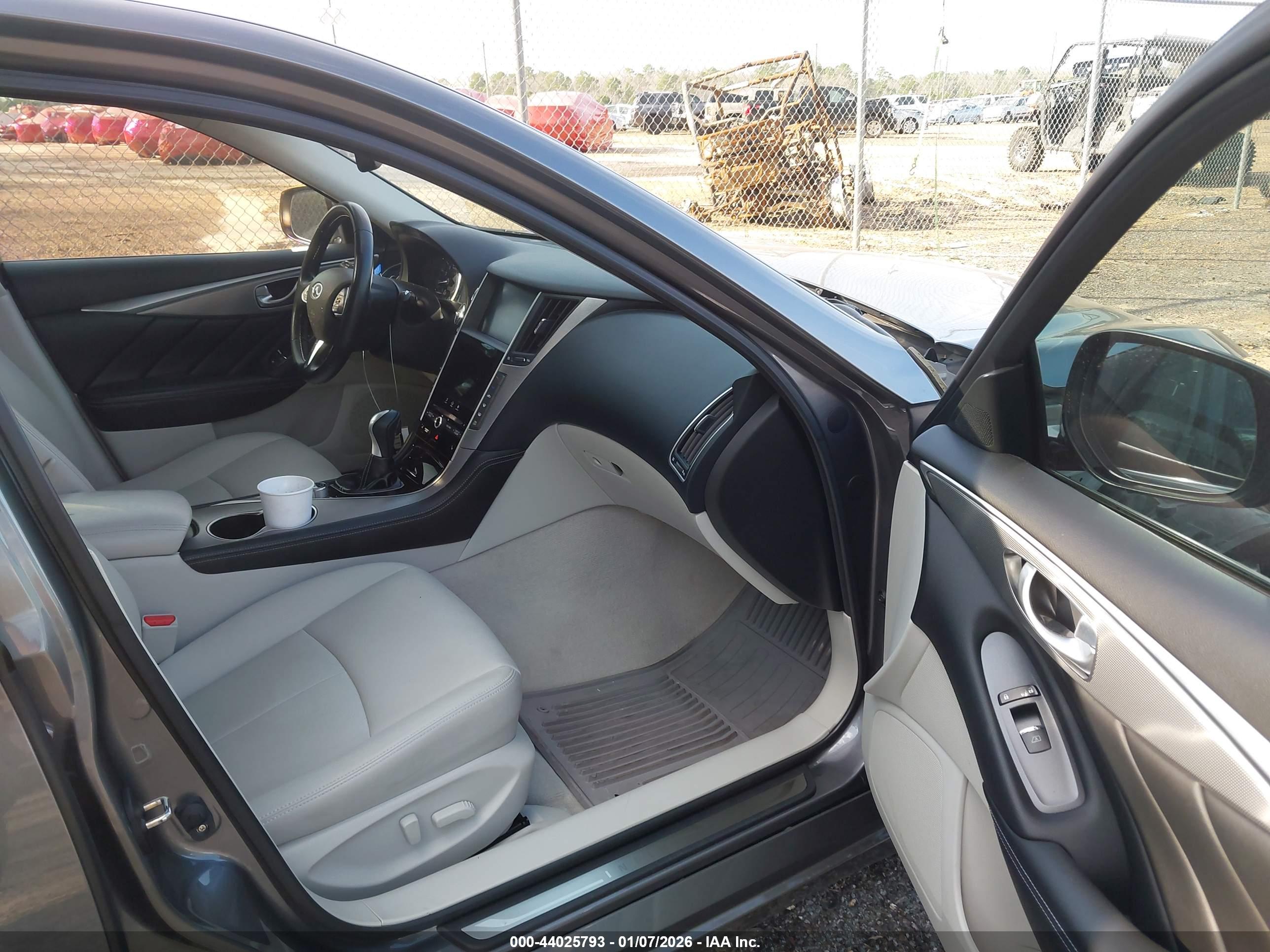 INFINITI Q50 image 5
