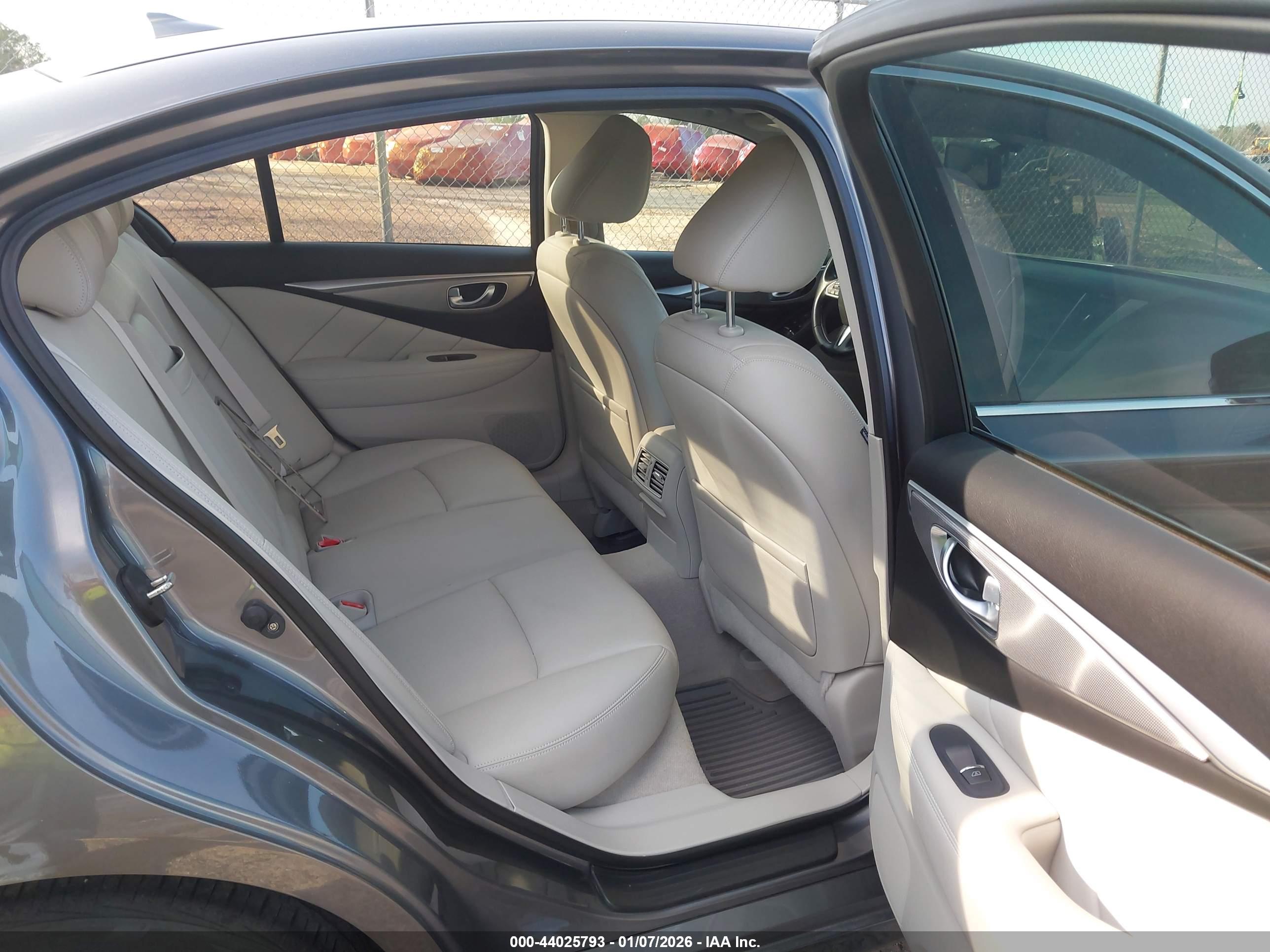 INFINITI Q50 image 8