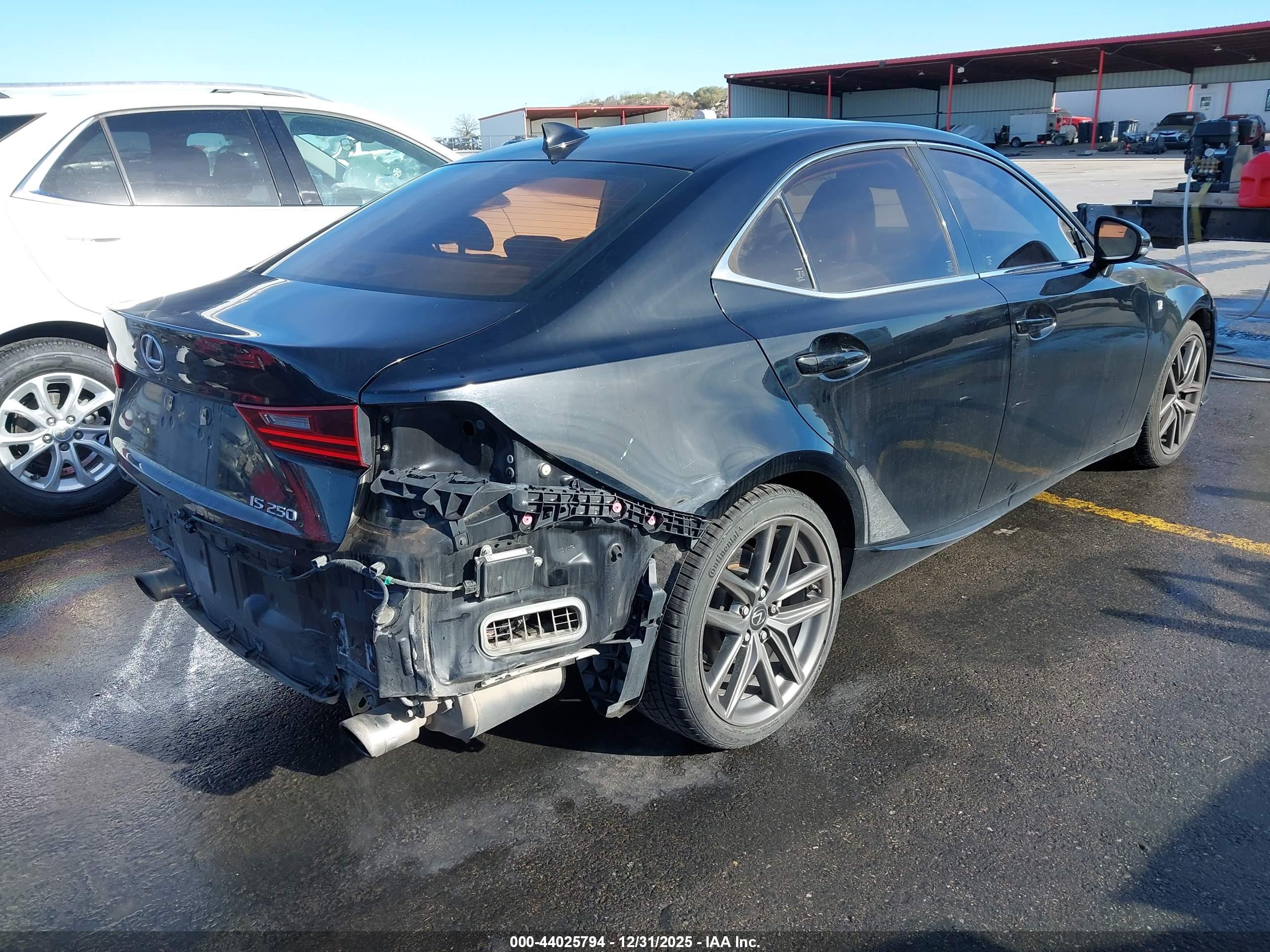 LEXUS IS image 4