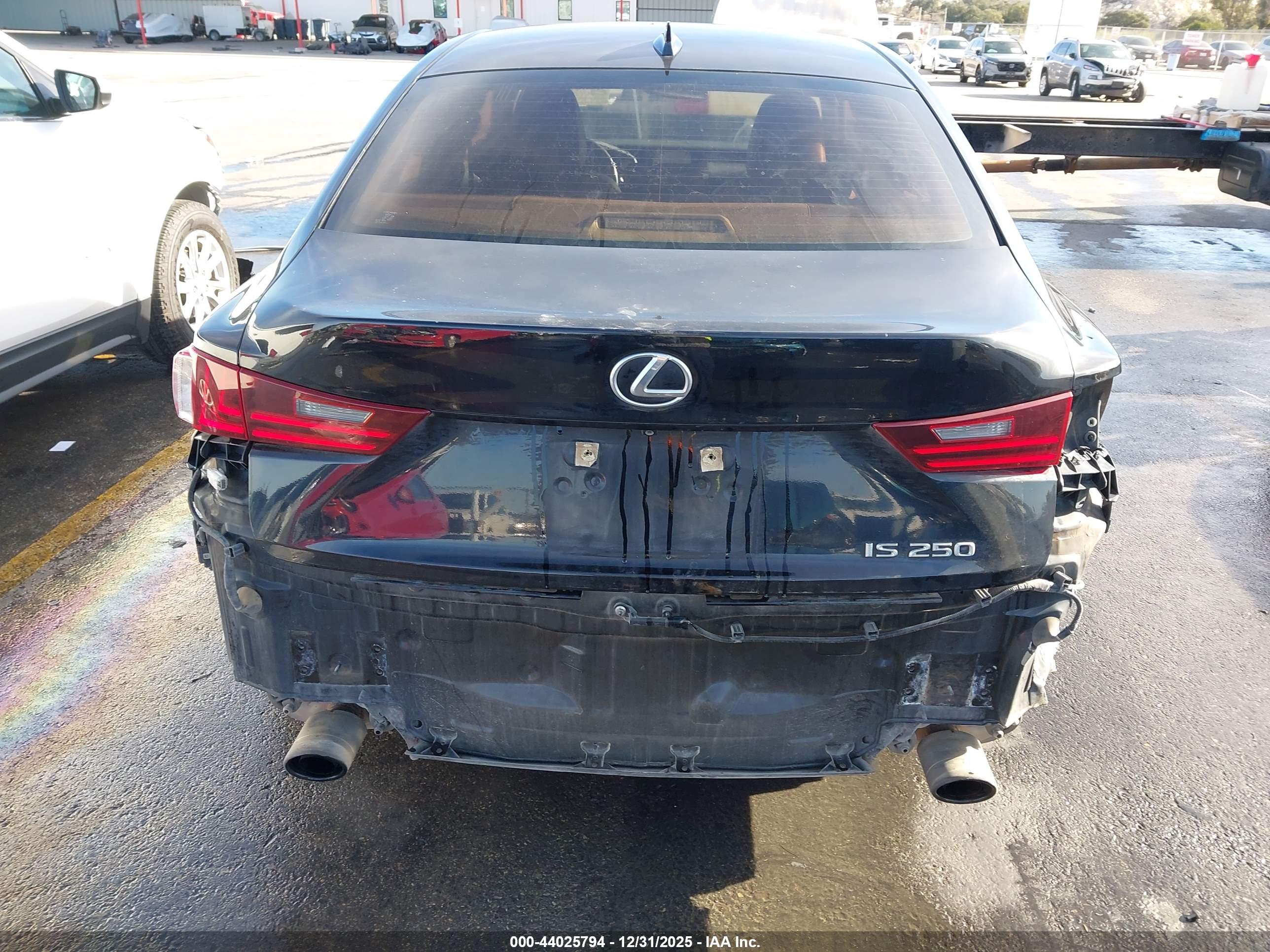 LEXUS IS image 6