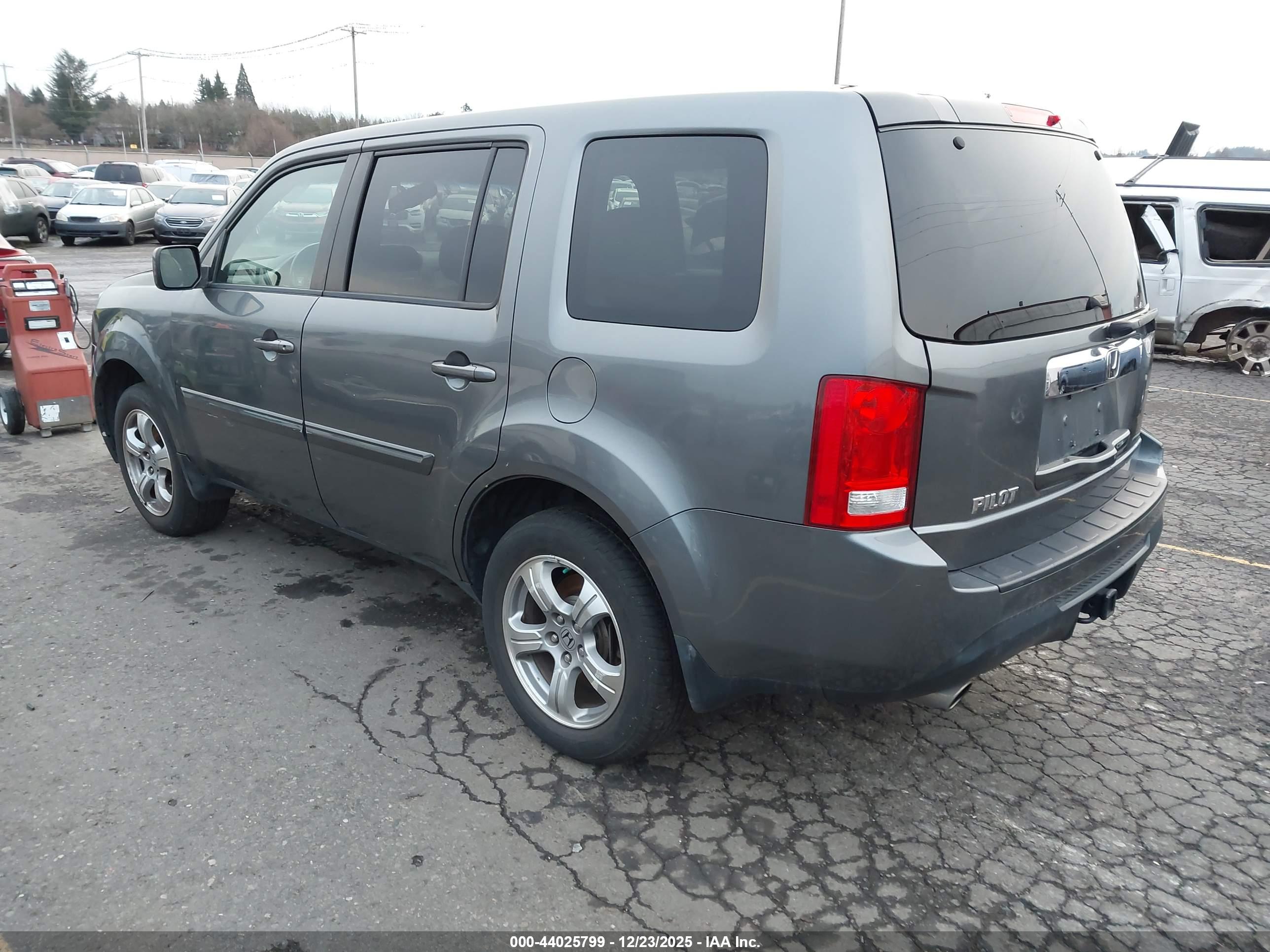 HONDA PILOT image 3