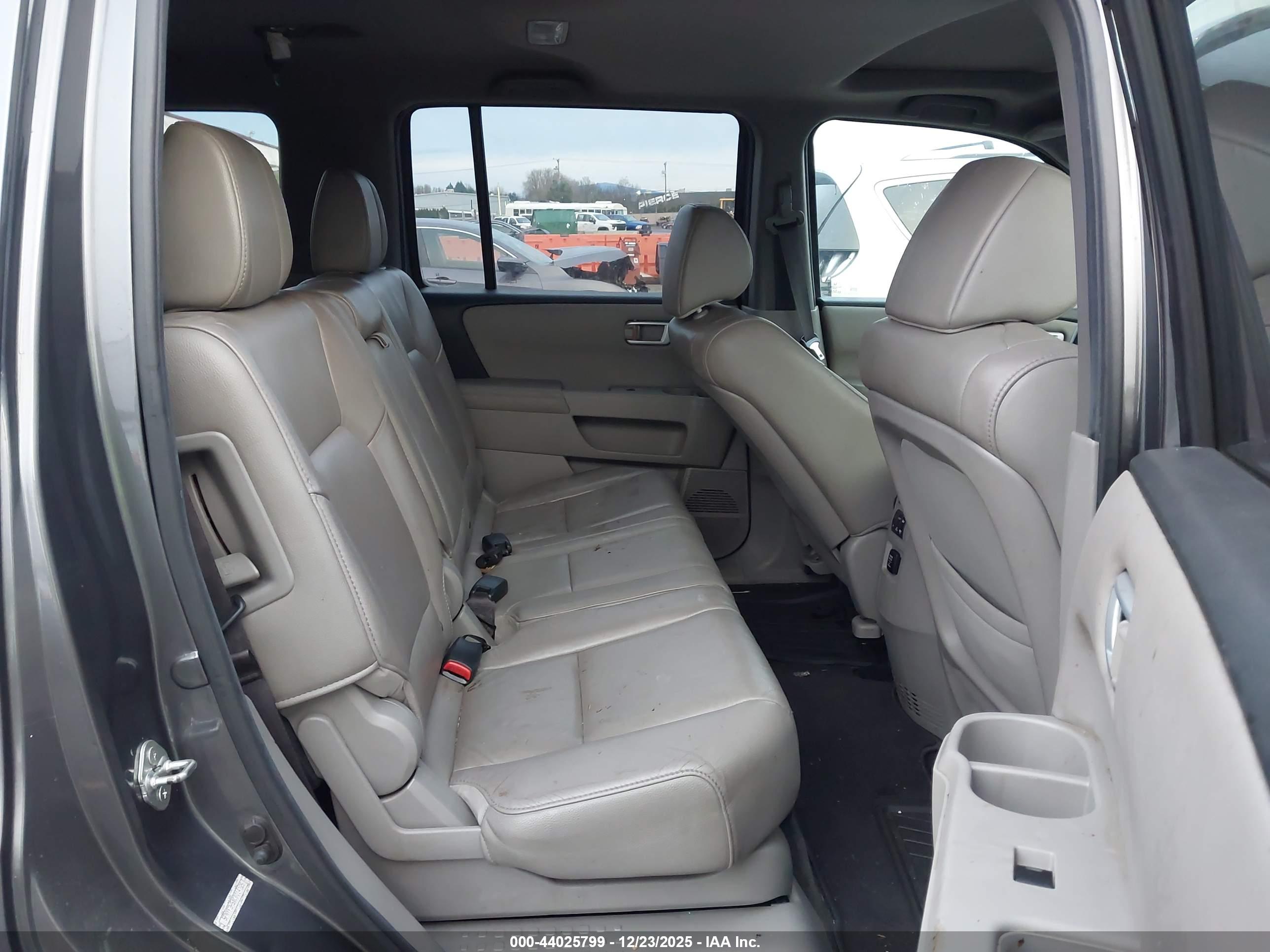 HONDA PILOT image 8