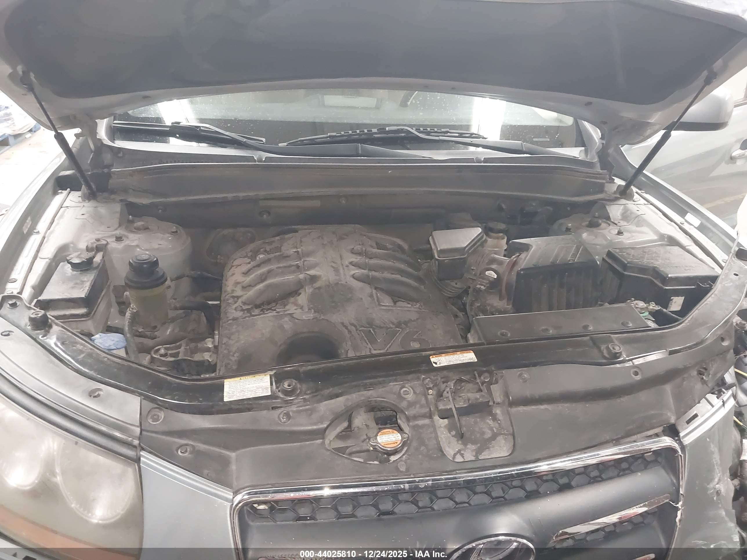 HYUNDAI SANTA image 10