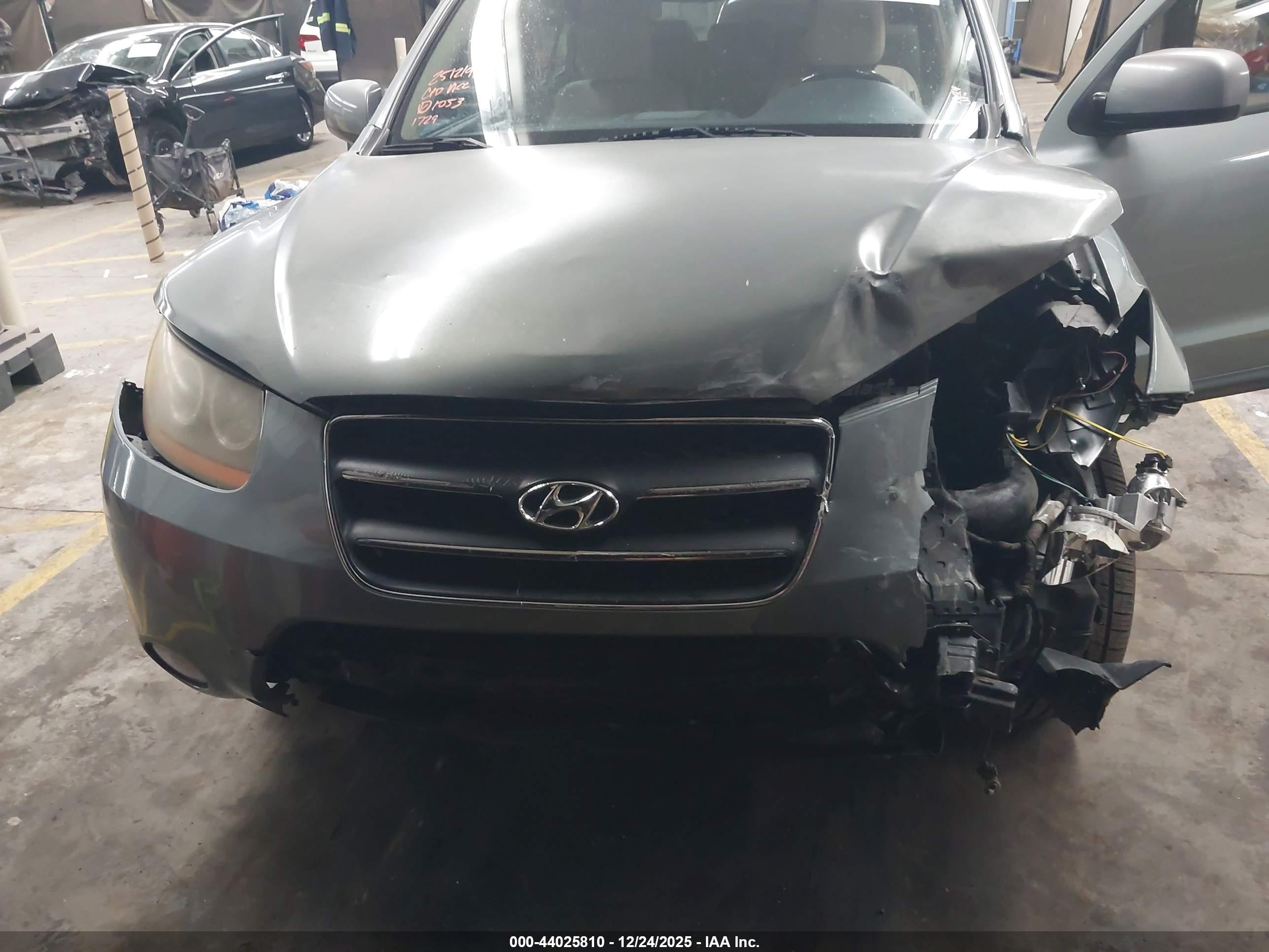 HYUNDAI SANTA image 6