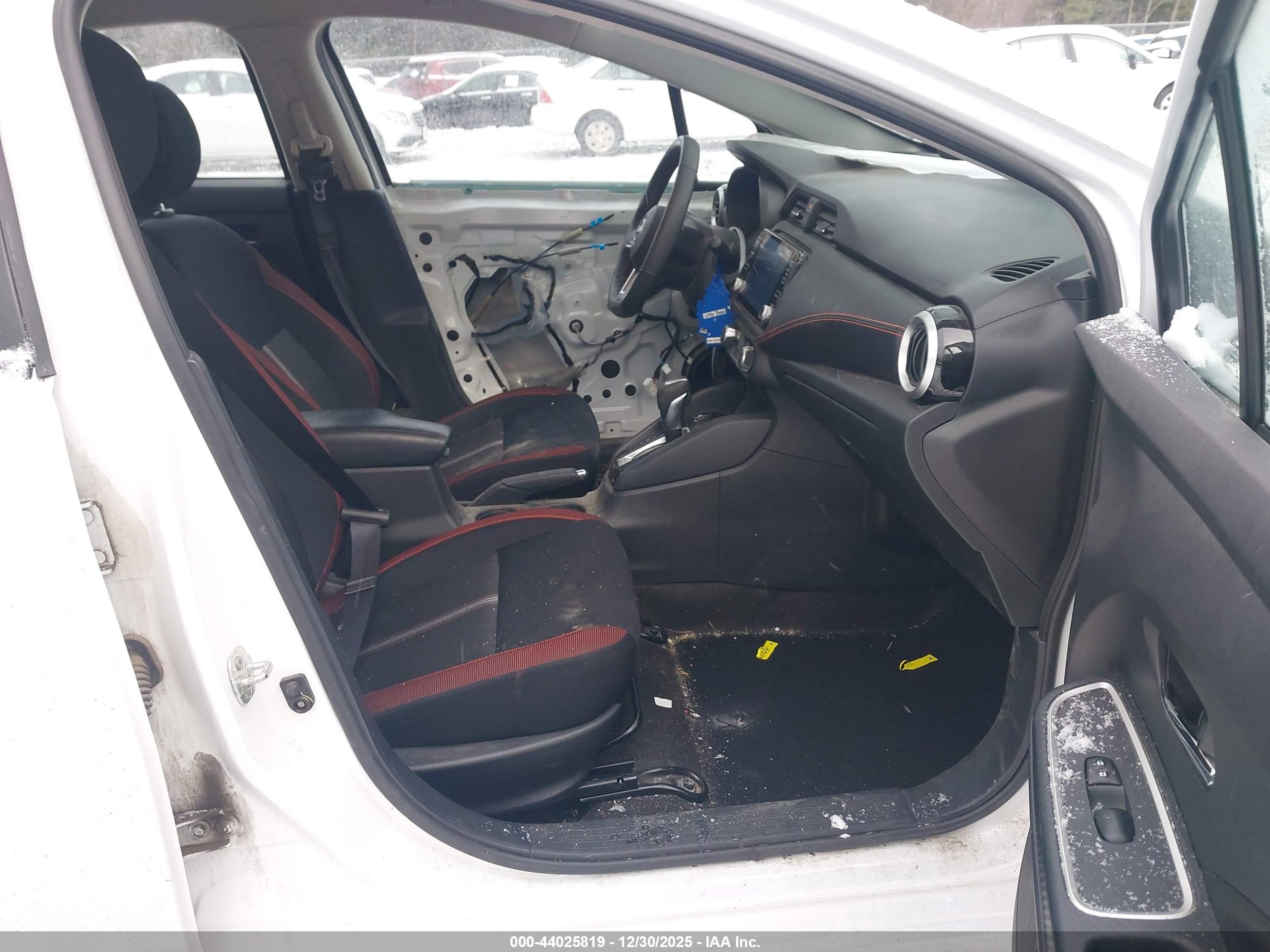 NISSAN VERSA image 5