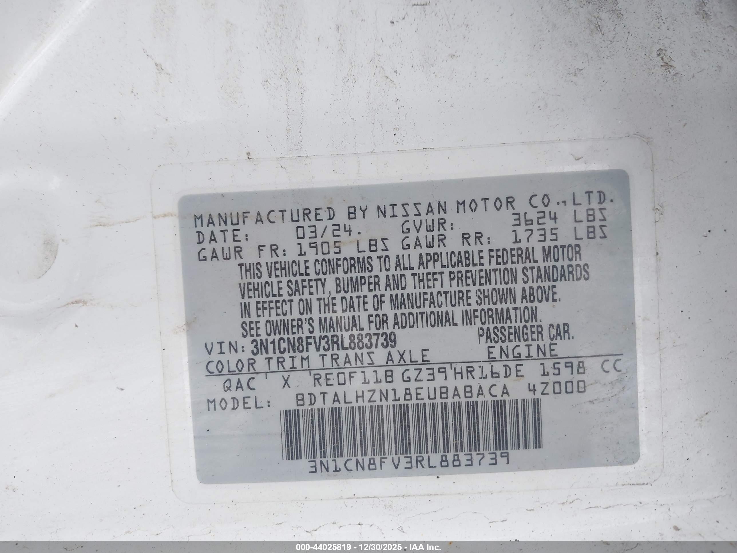 NISSAN VERSA image 9