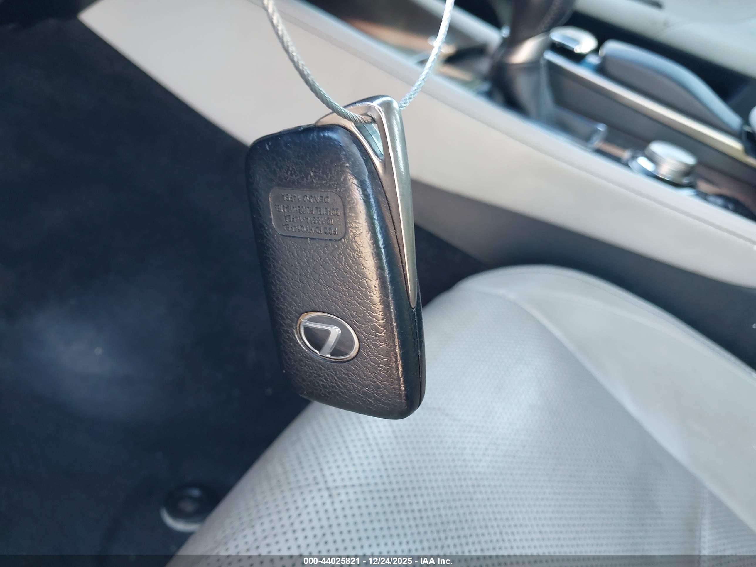 LEXUS GS image 11