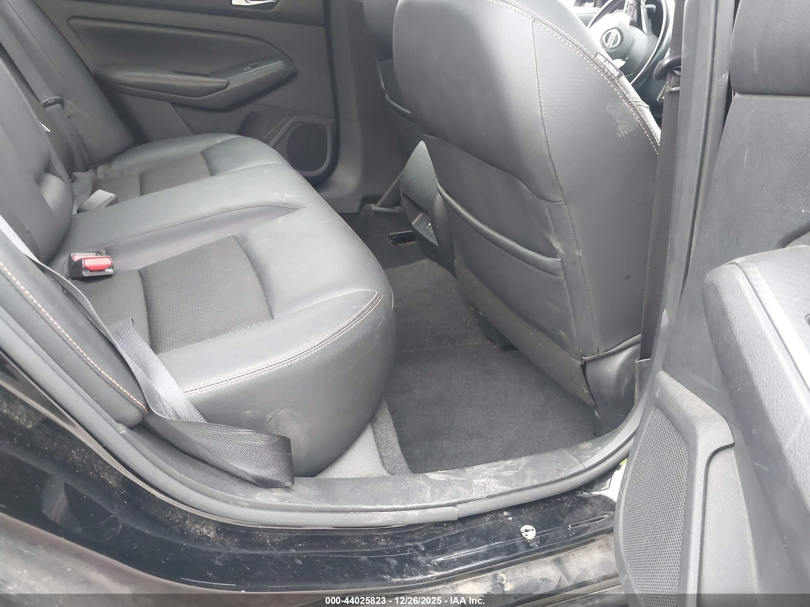NISSAN ALTIMA image 8