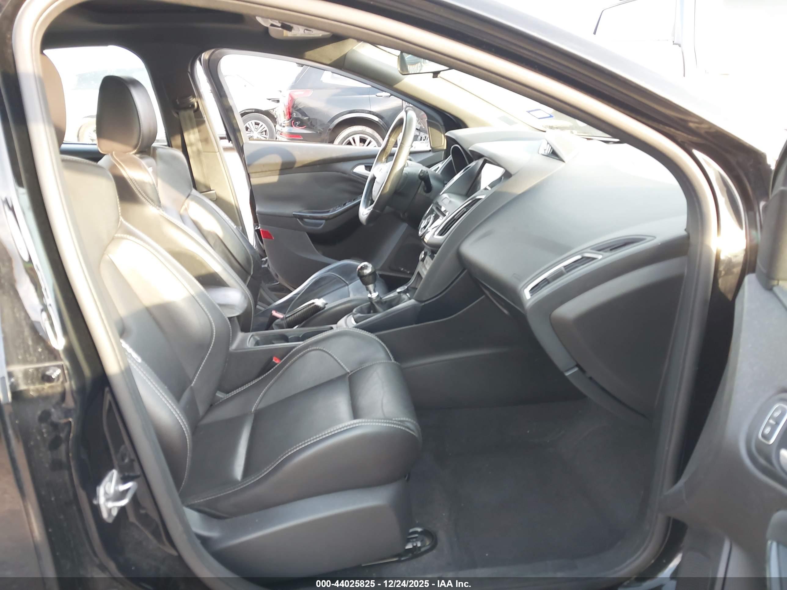 FORD FOCUS image 5