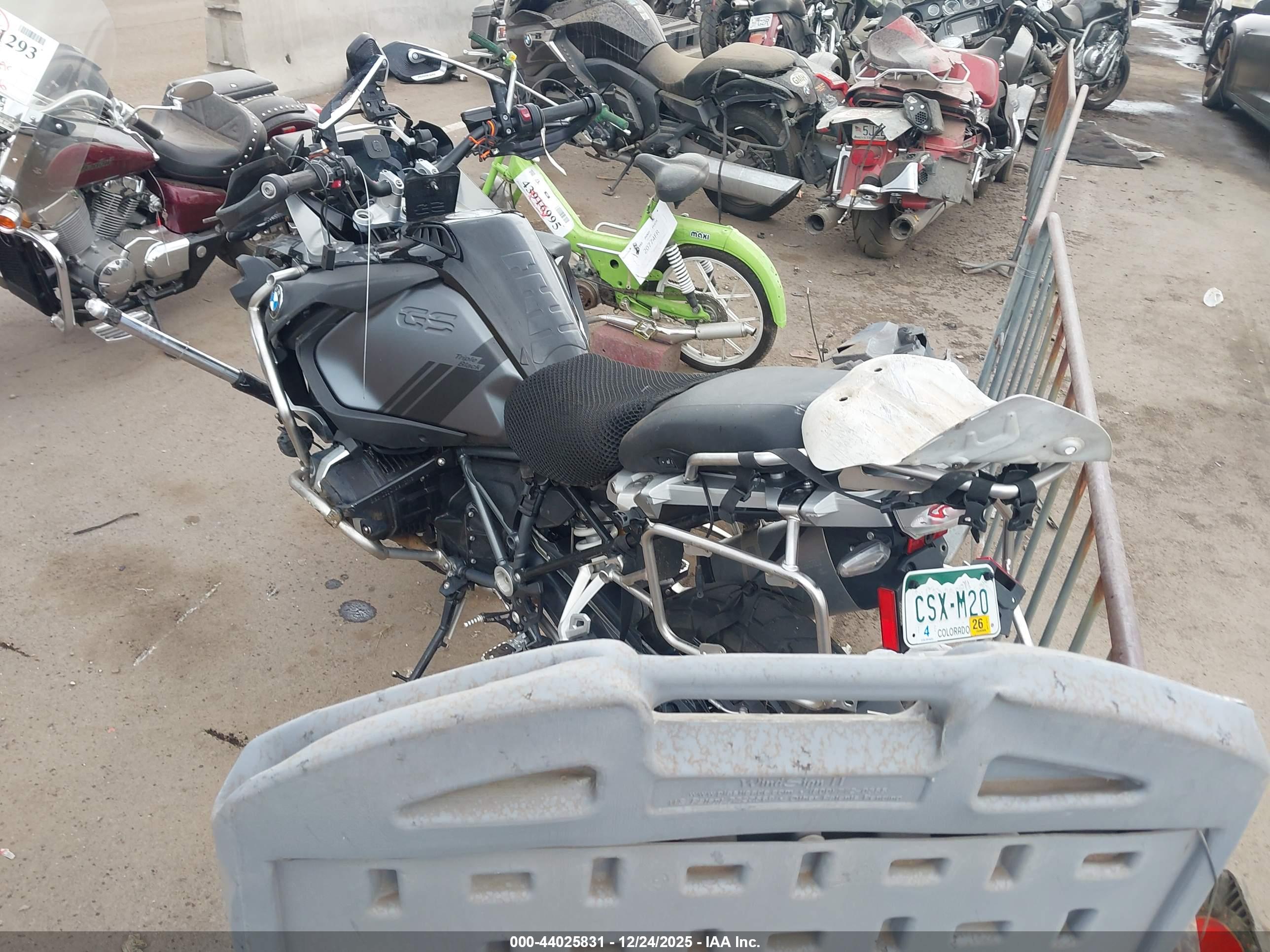 BMW R image 3