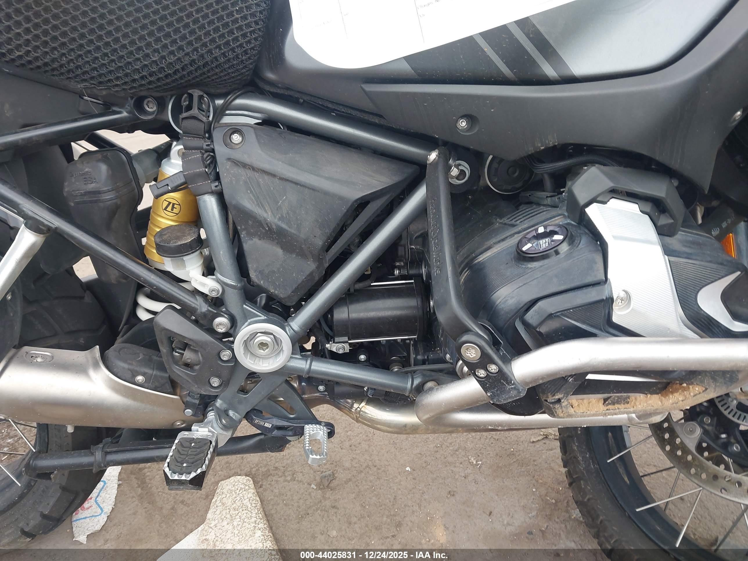 BMW R image 8