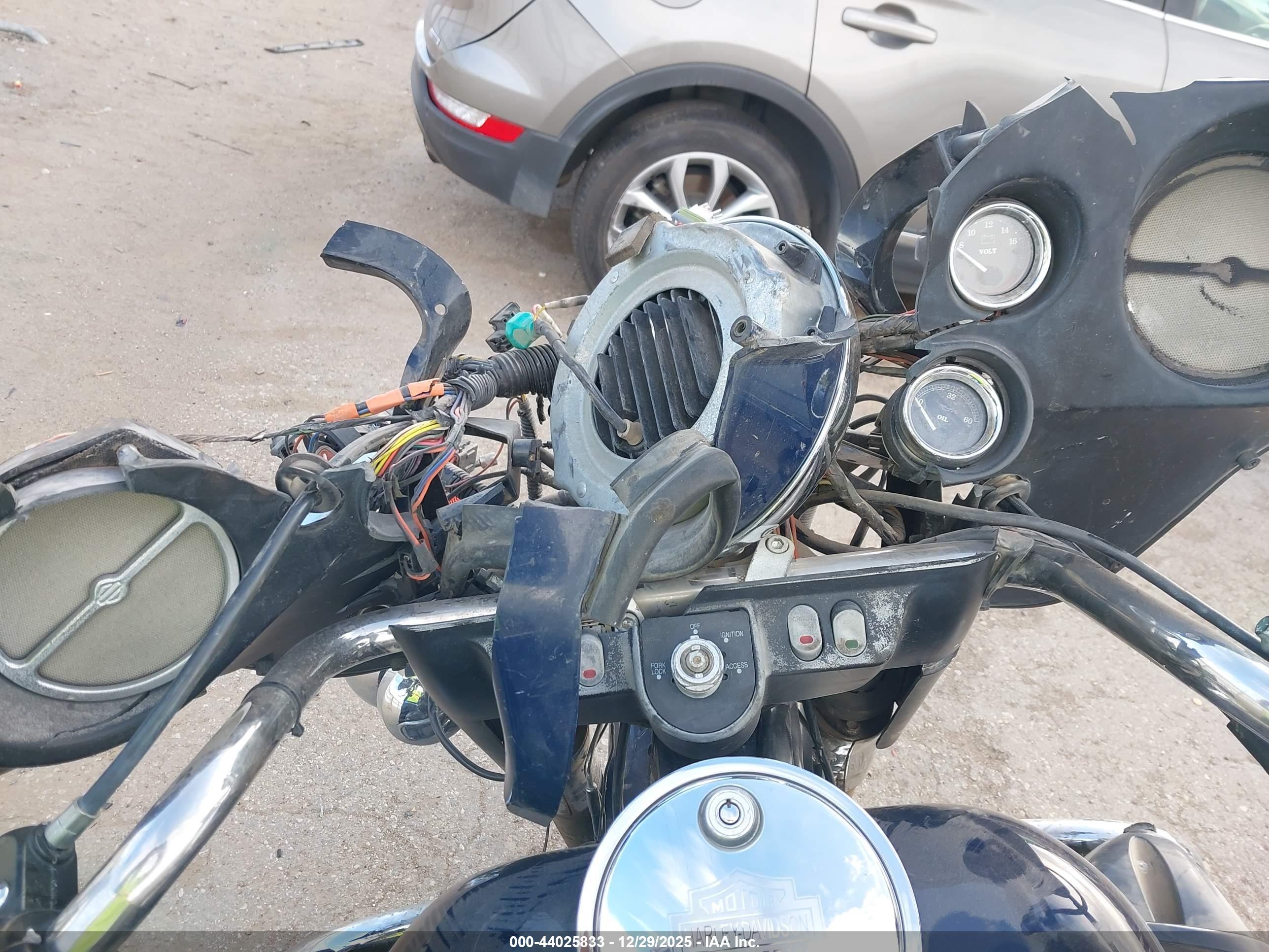 HARLEY-DAVIDSON FLHTCUI image 7