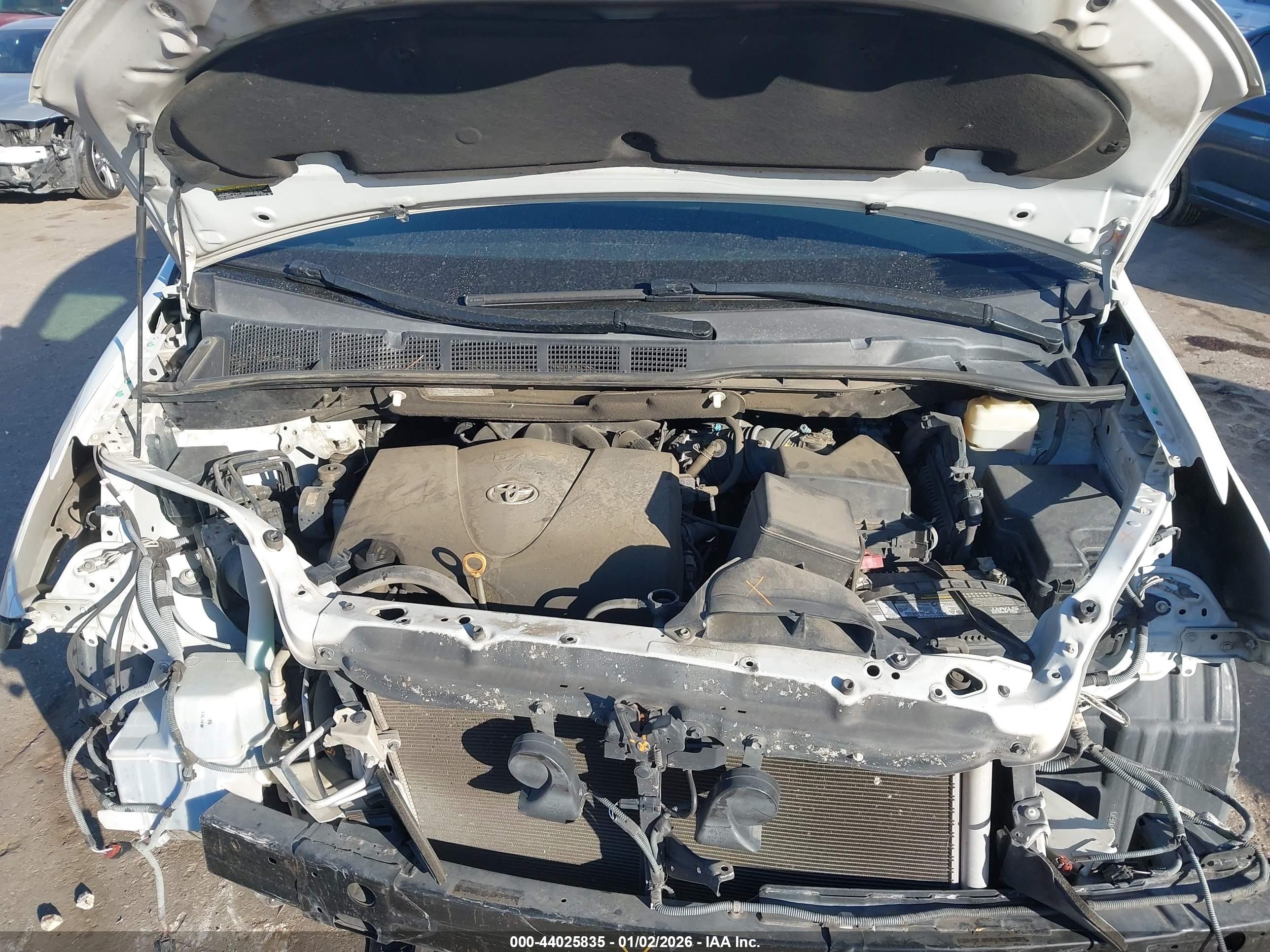 TOYOTA SIENNA image 10