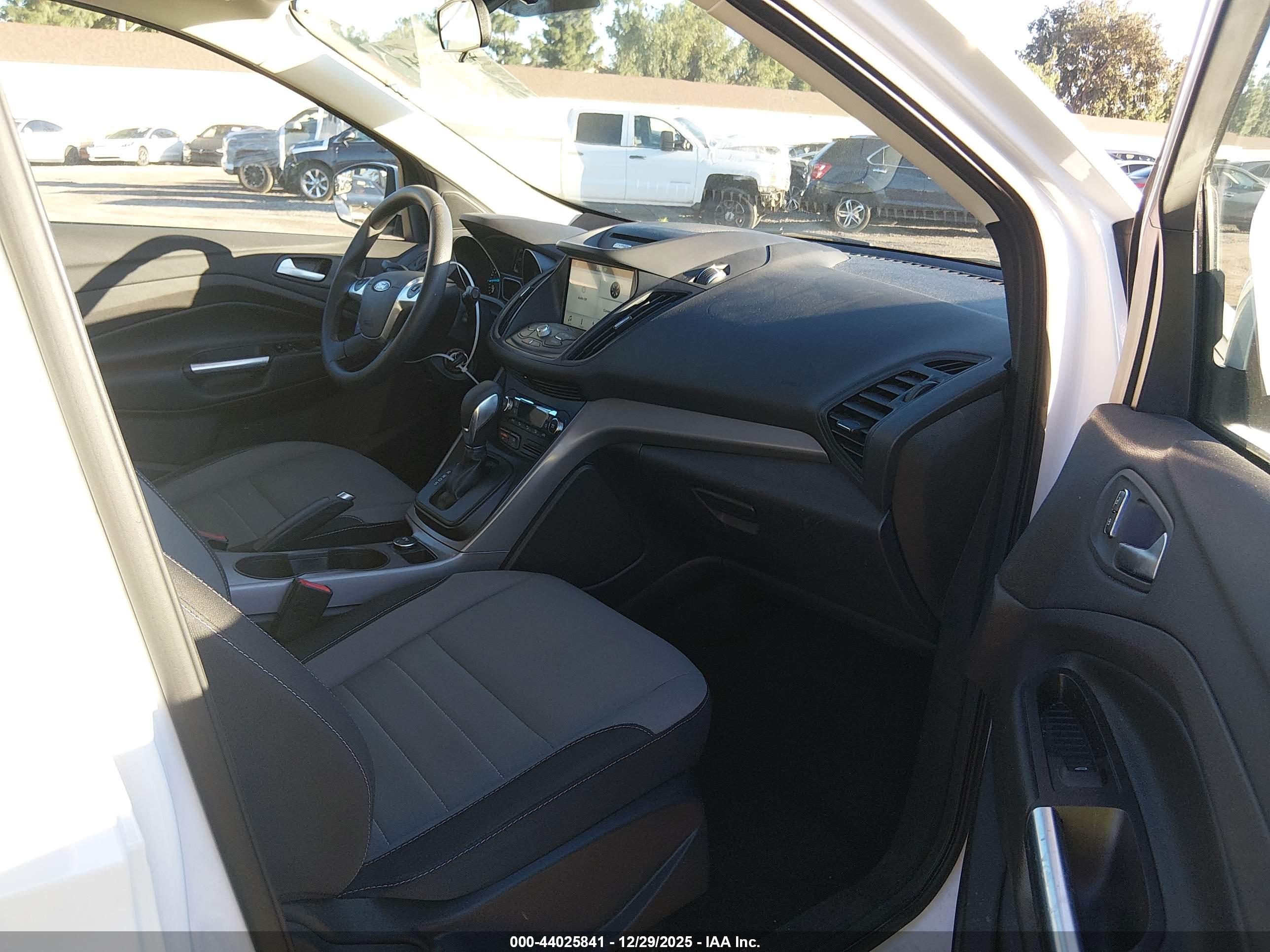 FORD ESCAPE image 5