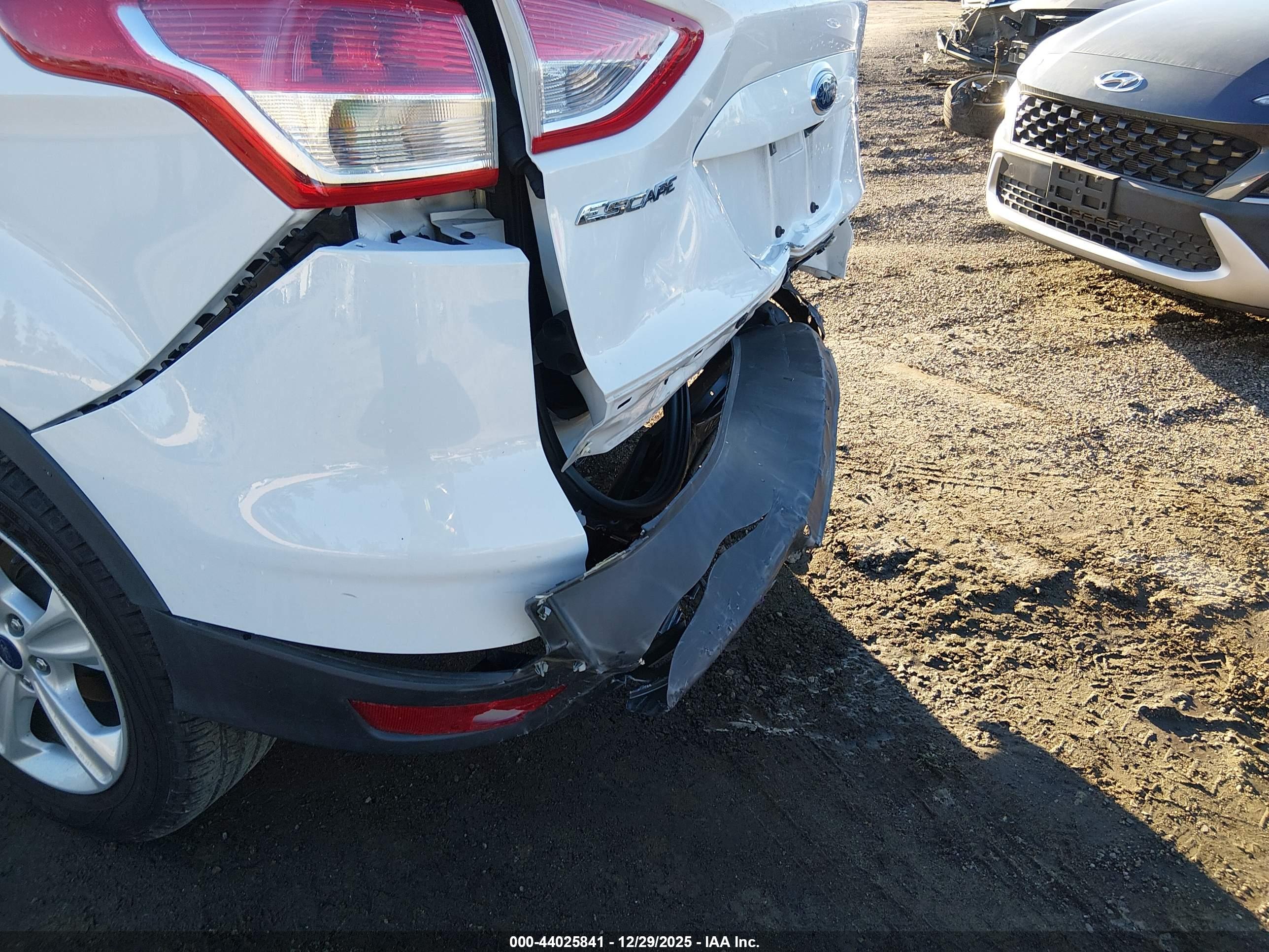 FORD ESCAPE image 6