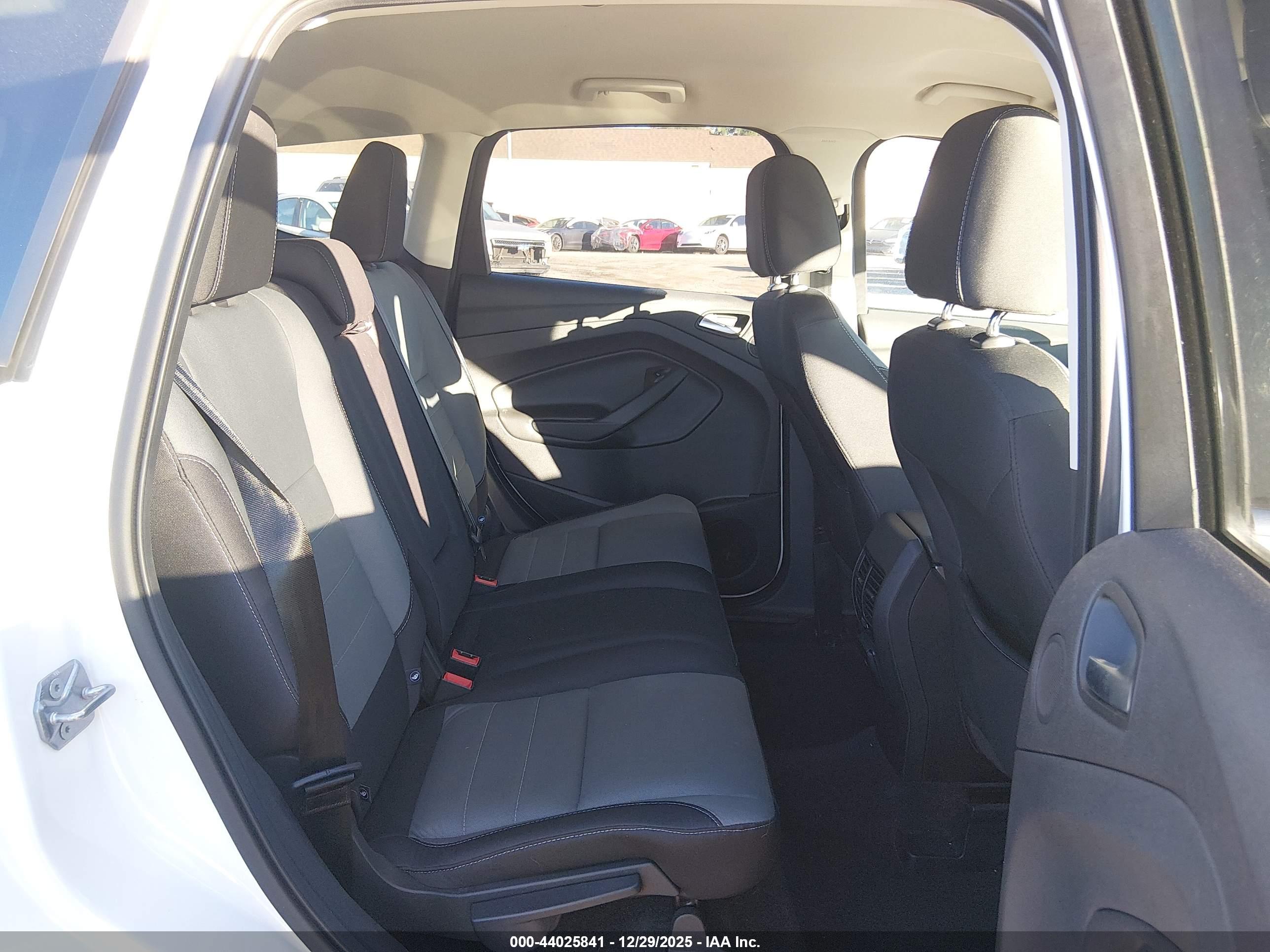 FORD ESCAPE image 8