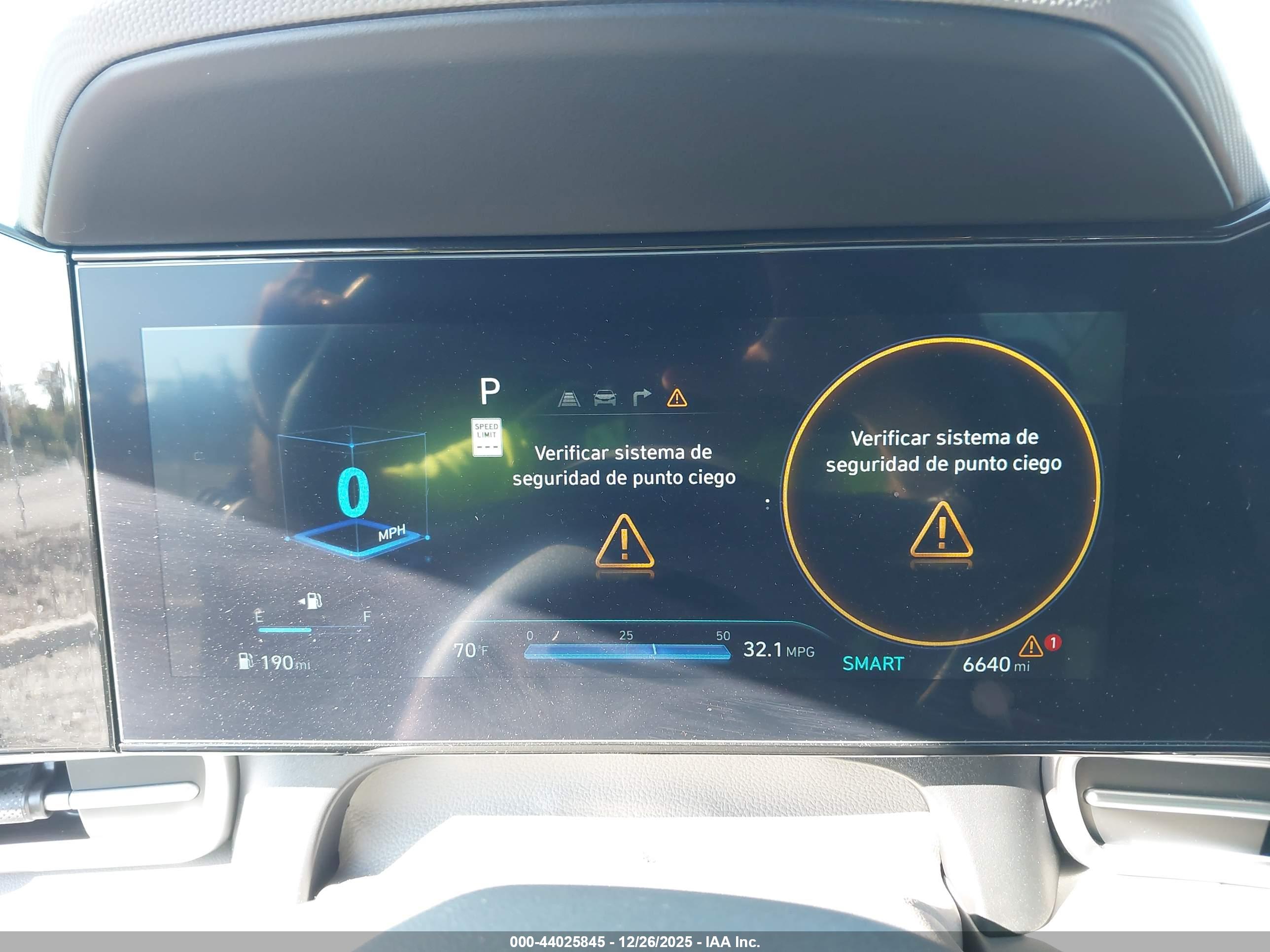 HYUNDAI ELANTRA image 7