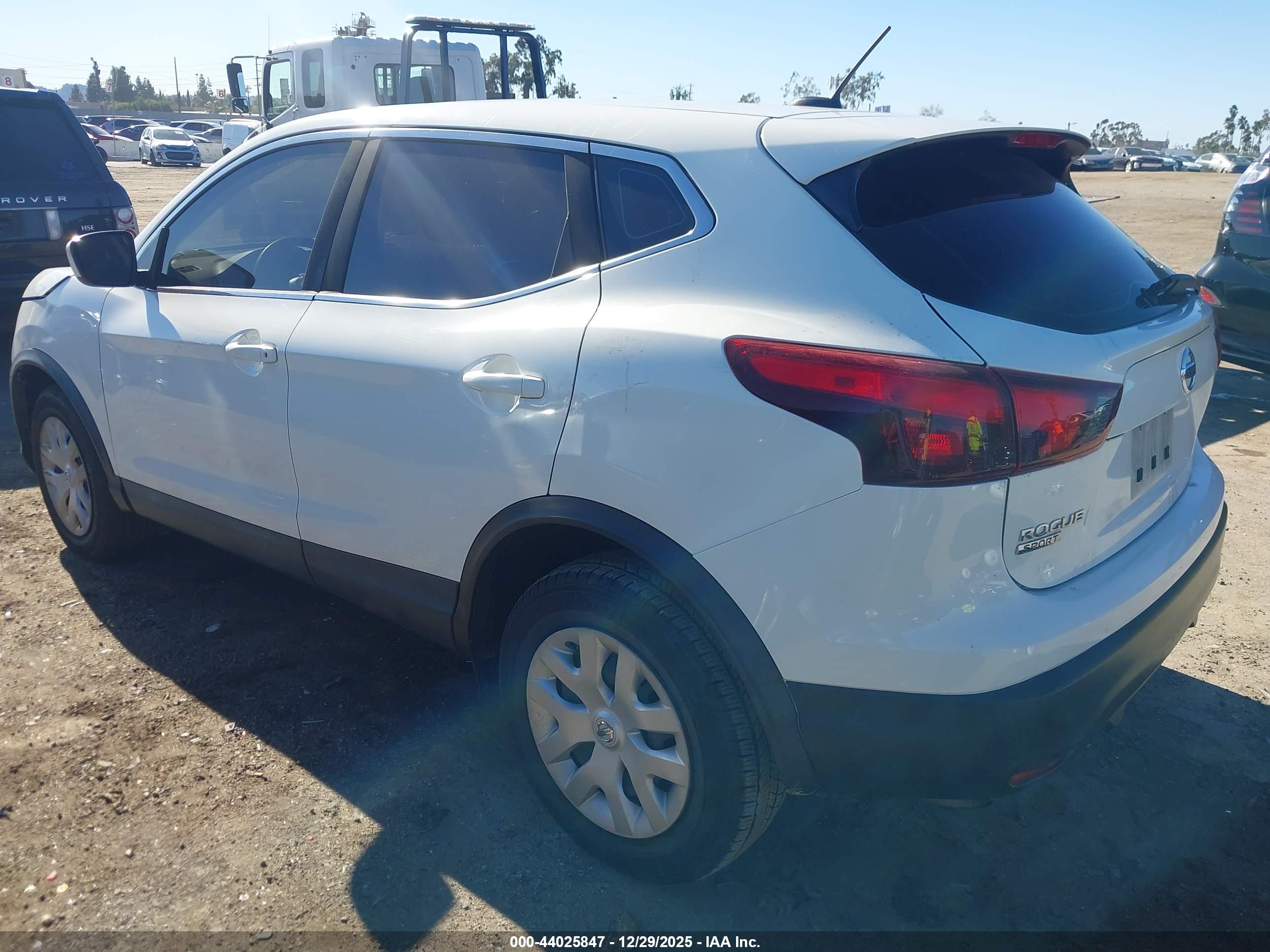 NISSAN ROGUE image 3