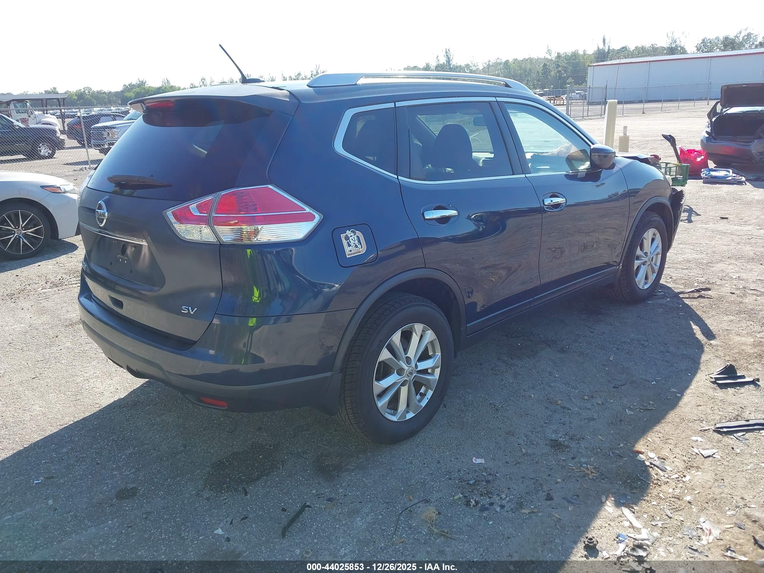 NISSAN ROGUE image 4