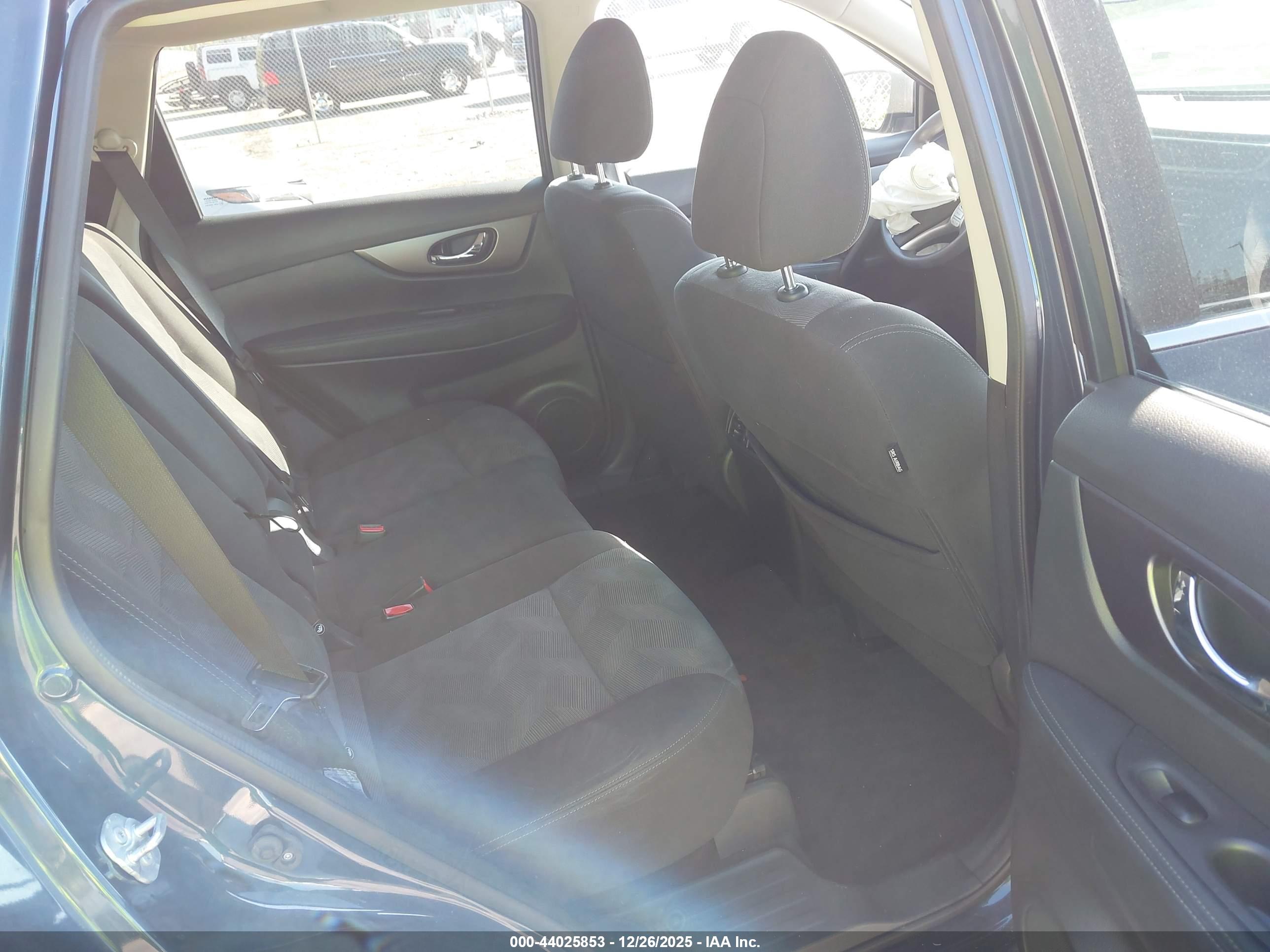 NISSAN ROGUE image 8