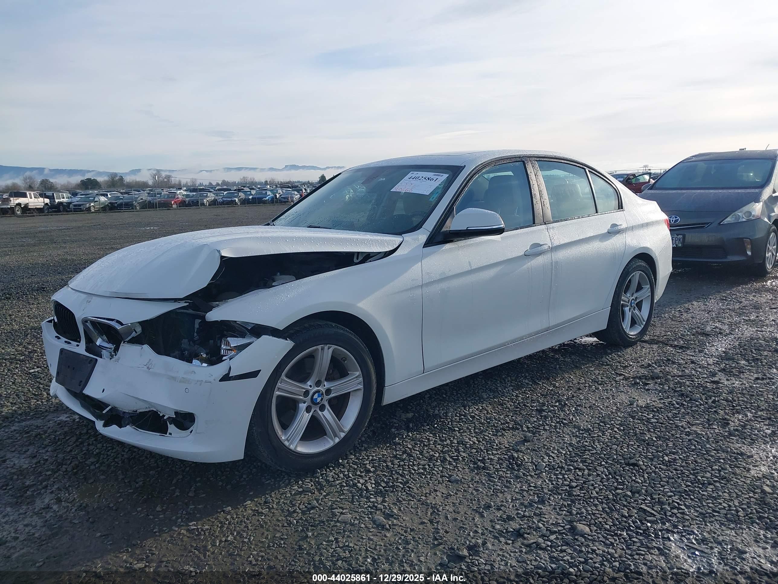 BMW 328I image 2