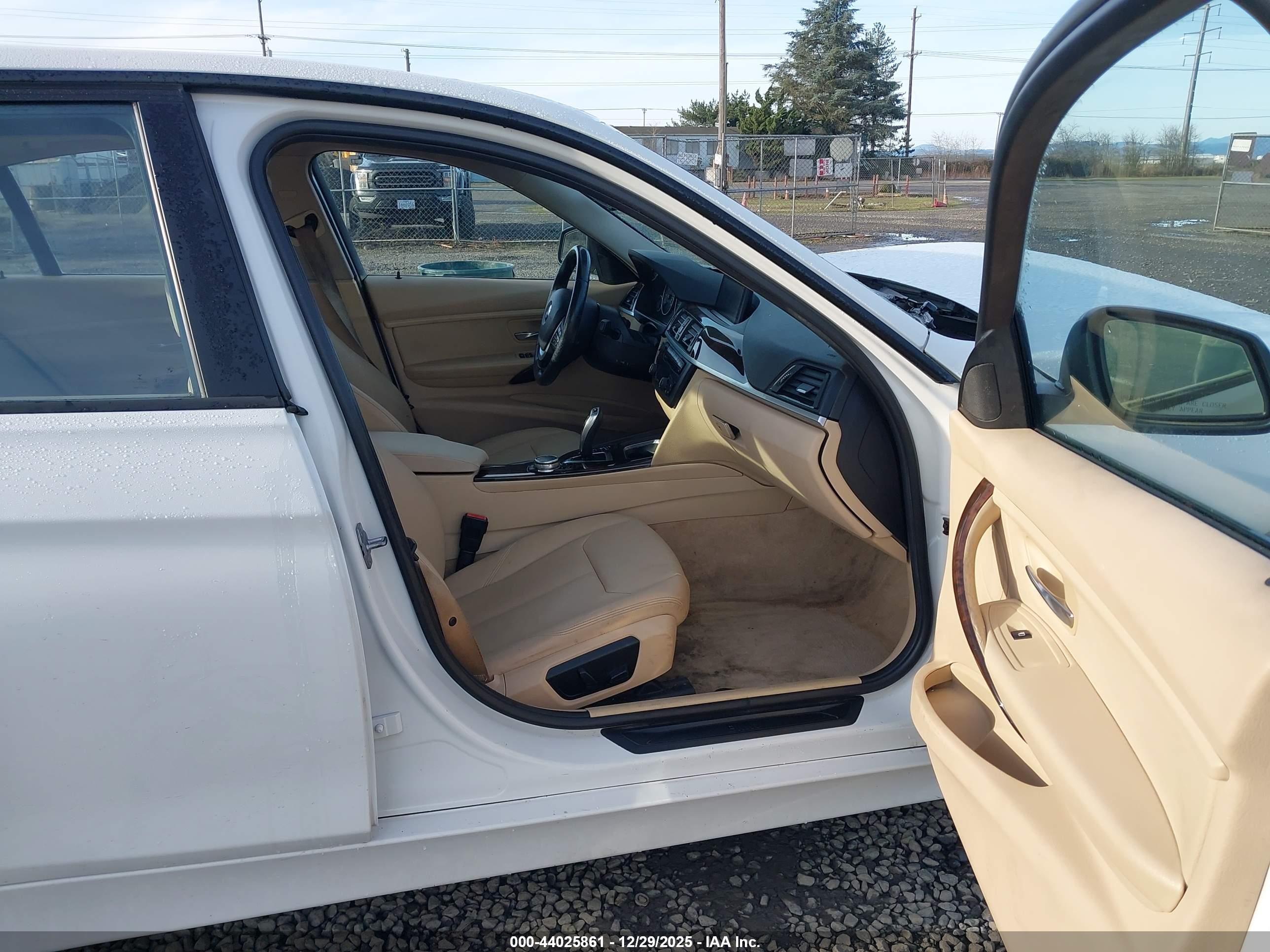 BMW 328I image 5