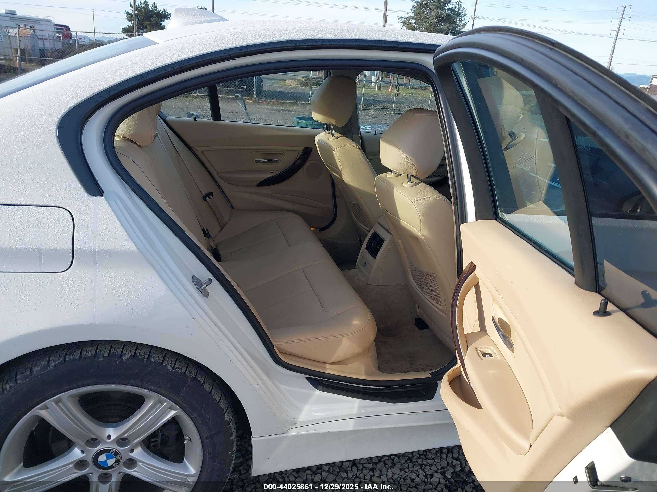 BMW 328I image 8