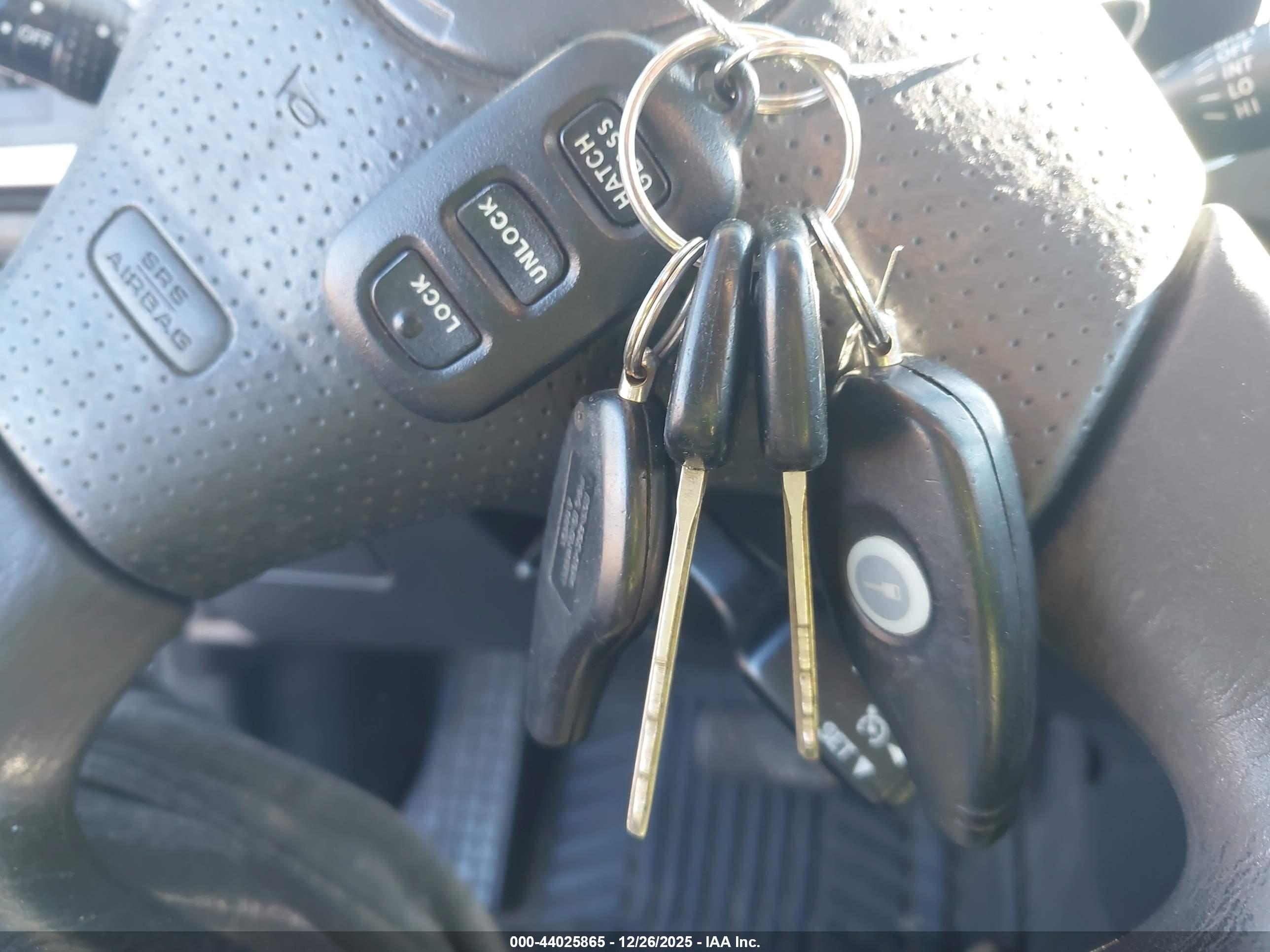PONTIAC VIBE image 11