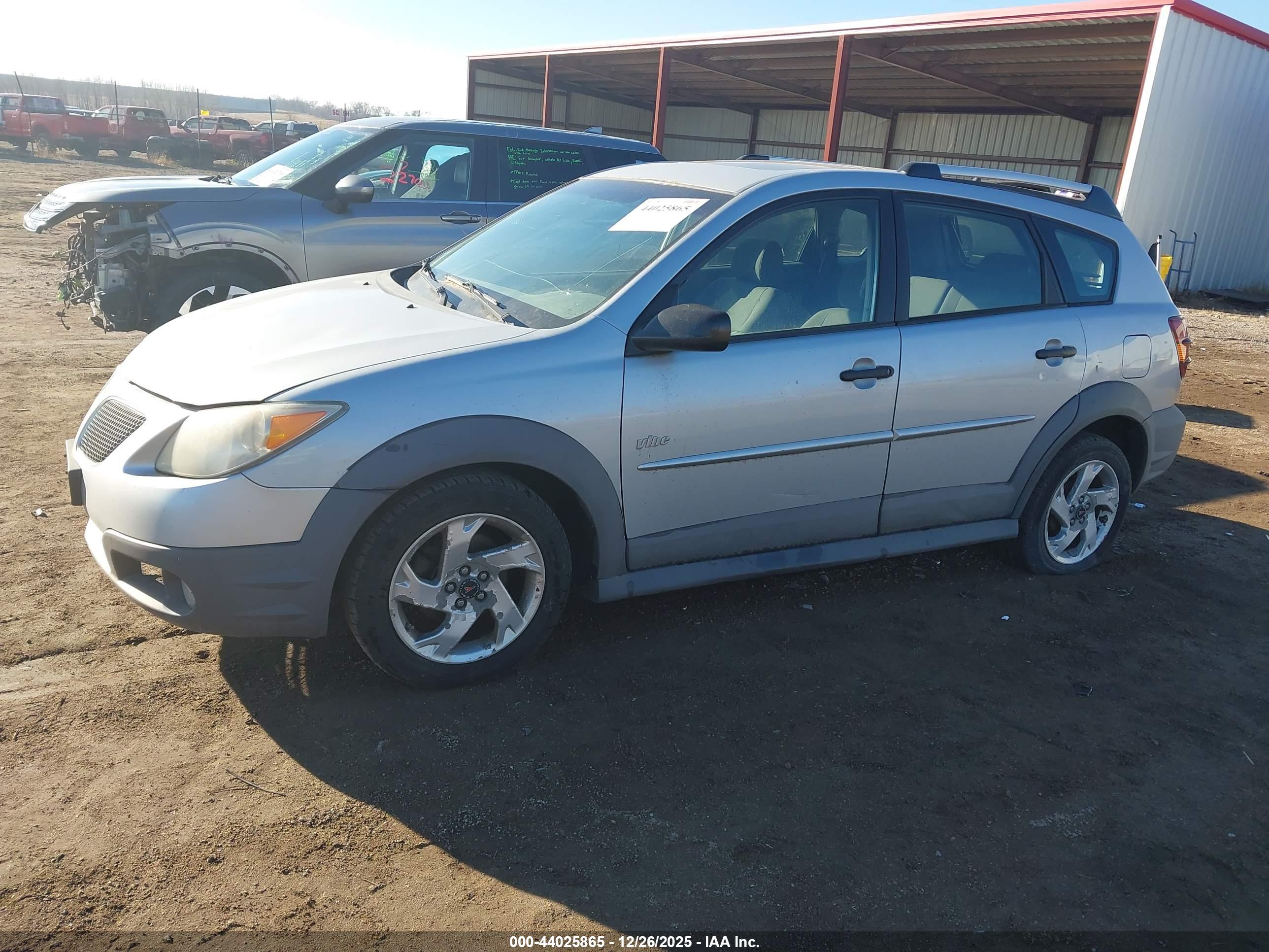PONTIAC VIBE image 2