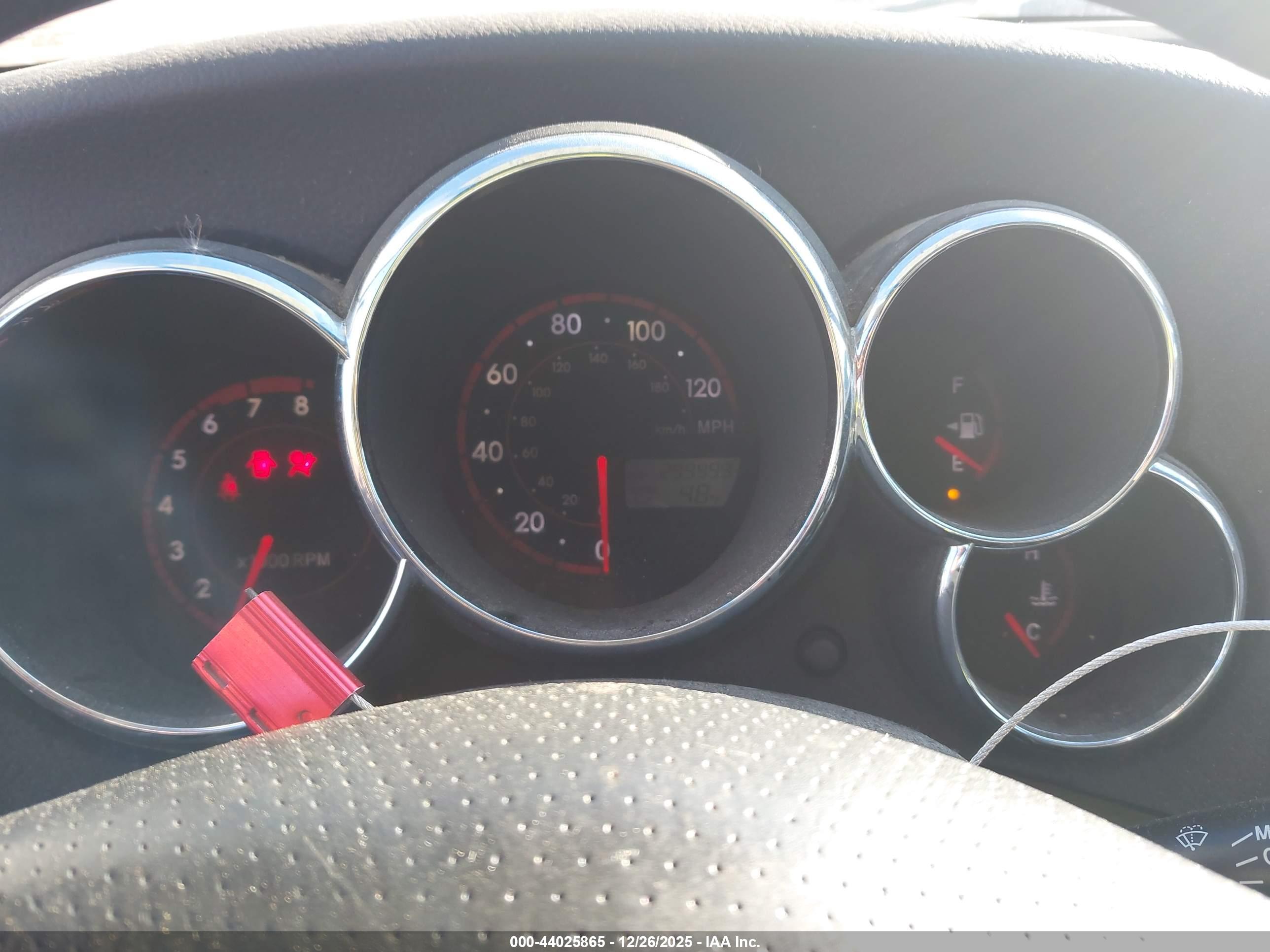 PONTIAC VIBE image 7