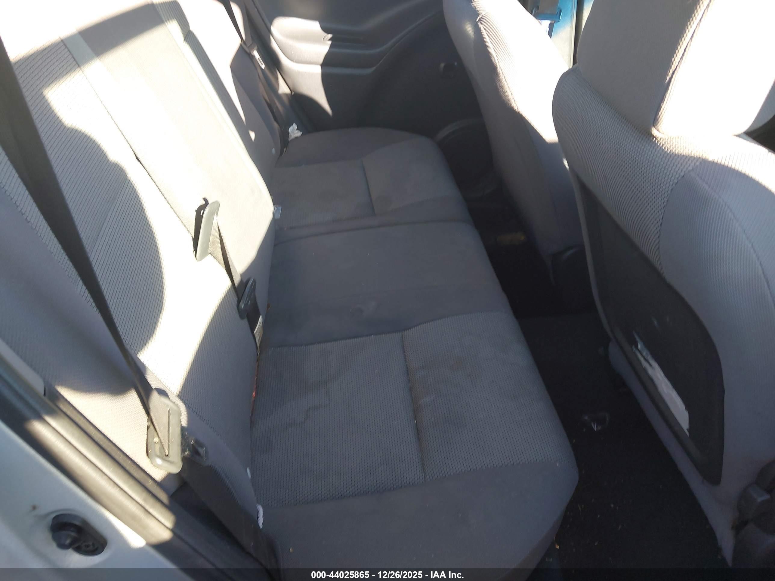 PONTIAC VIBE image 8