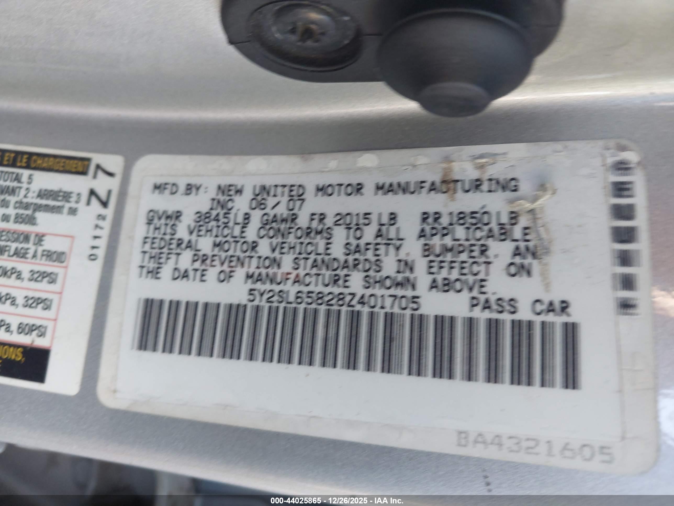 PONTIAC VIBE image 9