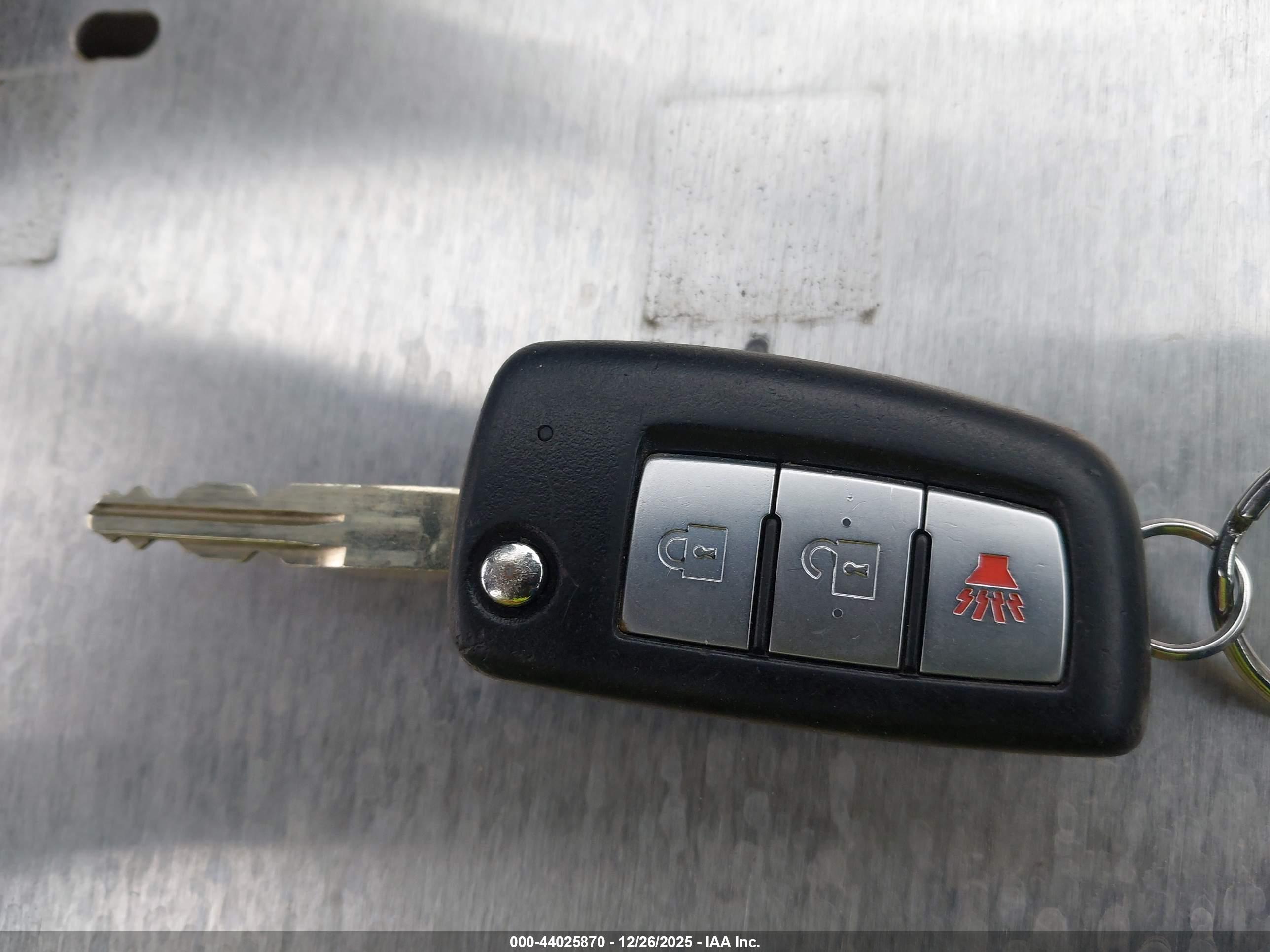 NISSAN ROGUE image 11