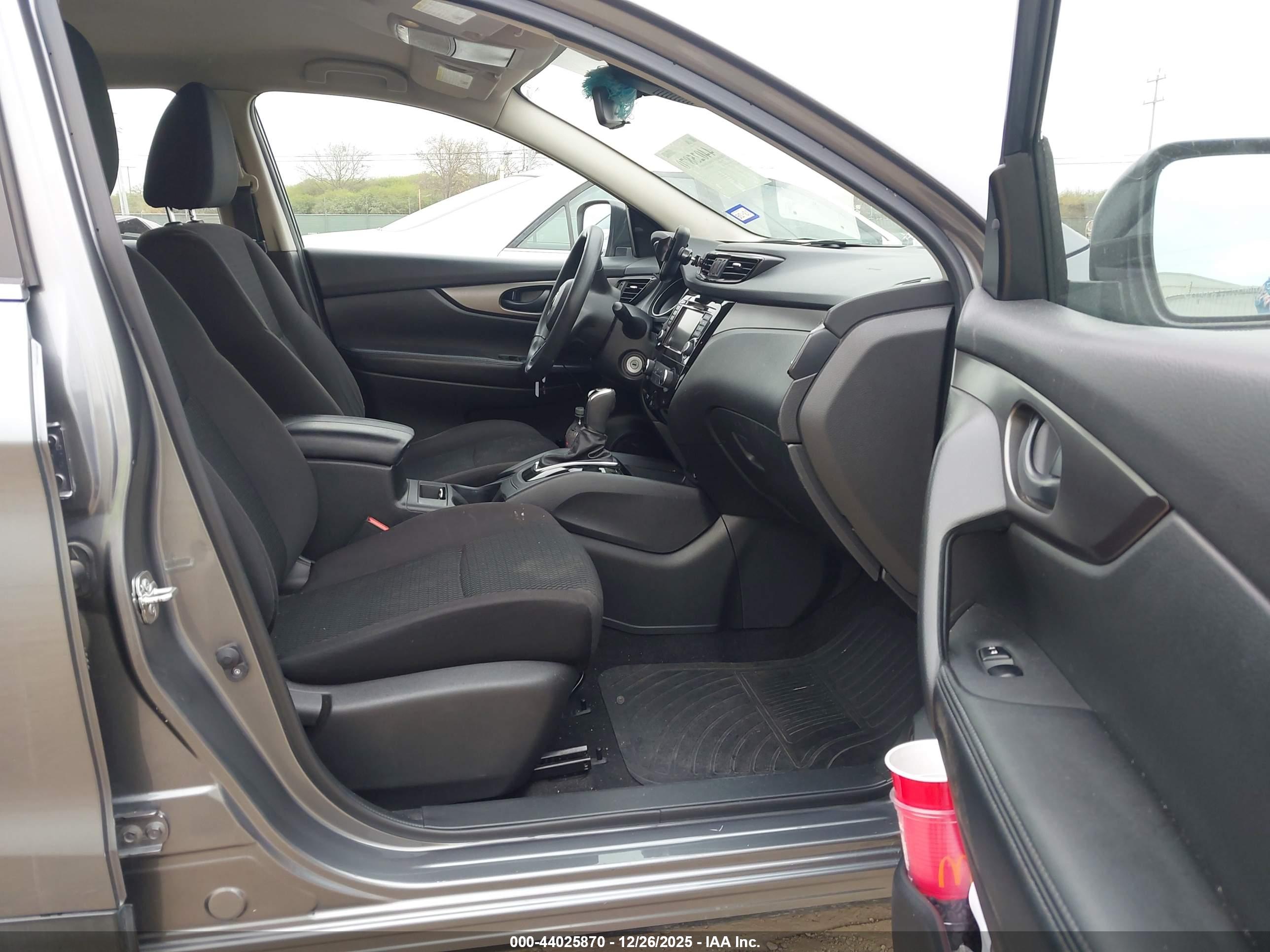 NISSAN ROGUE image 5