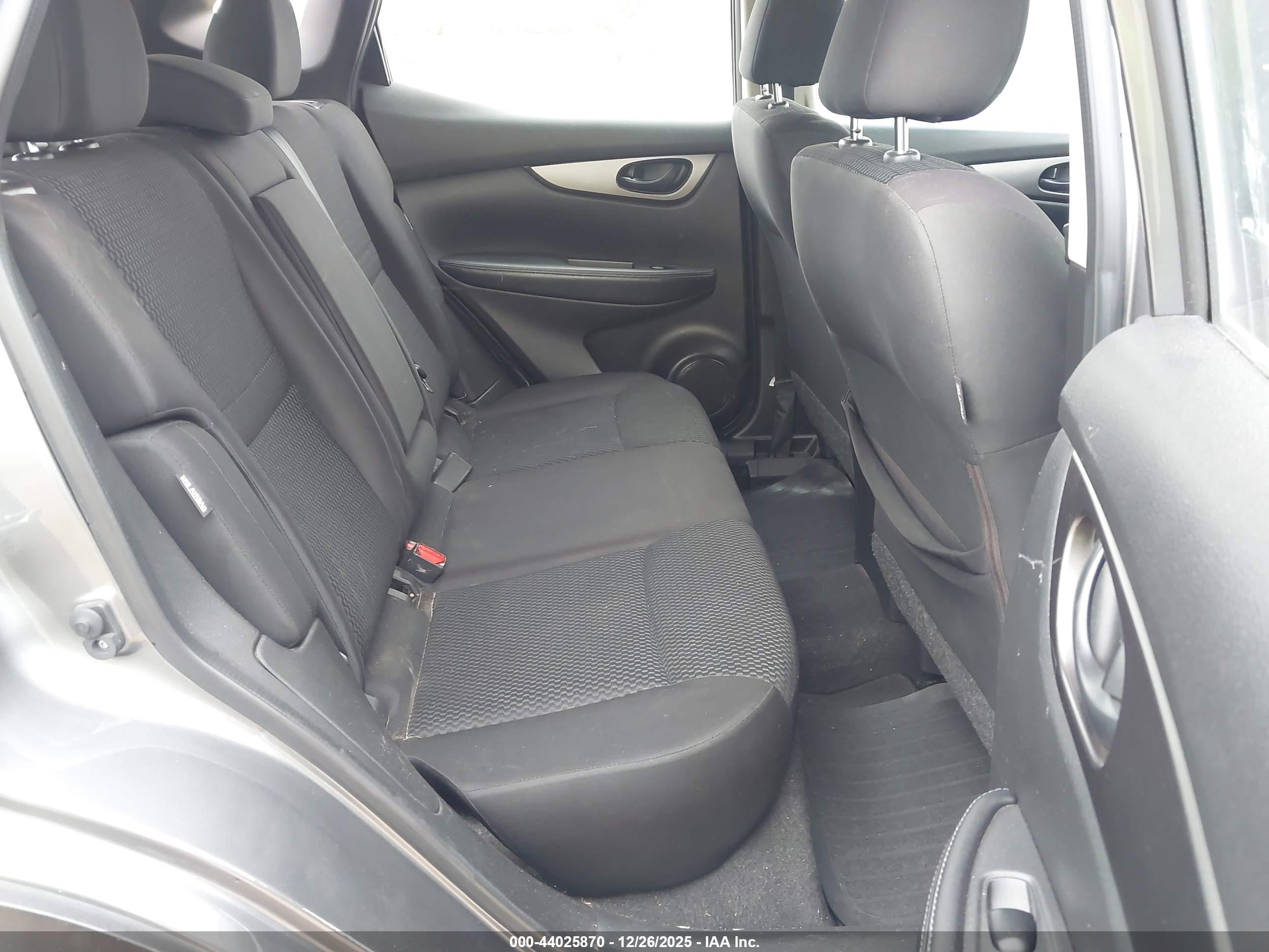 NISSAN ROGUE image 8